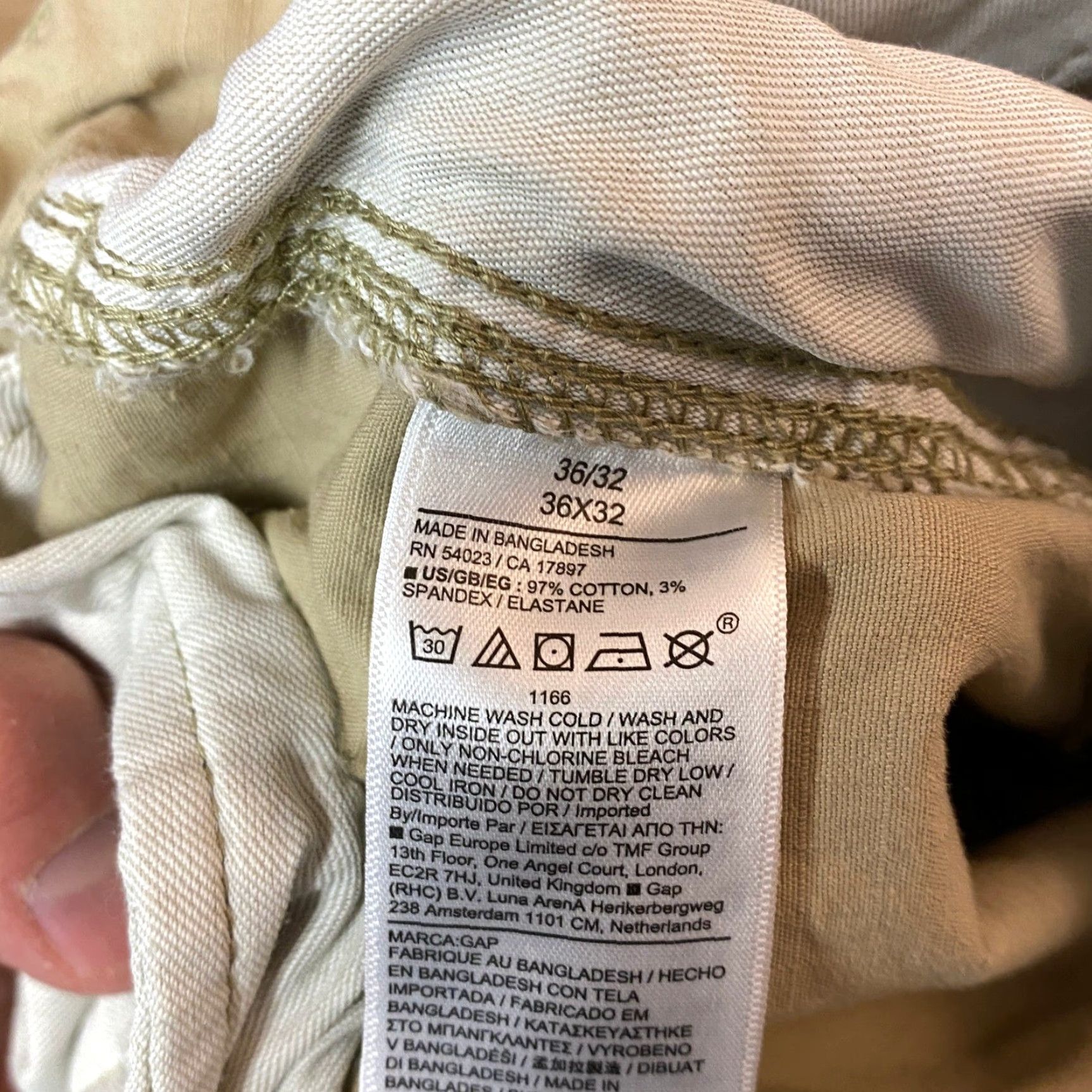 Gap Gap Cargo Pants Mens 36x32 Tan Khaki Straight Leg Workwear Casual Utility Pants Mens 36 Beige Cotton Blend Cargo Pocket Pants Mens Regular Mens Size US 36 / EU 52 - 4 Thumbnail