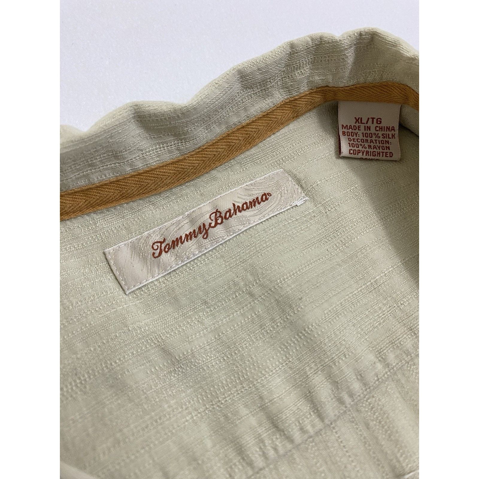 Tommy Bahama Tommy Bahama "Third & Long" silk camp shirt Mens XL Beige Size US XL / EU 56 / 4 - 2 Thumbnail