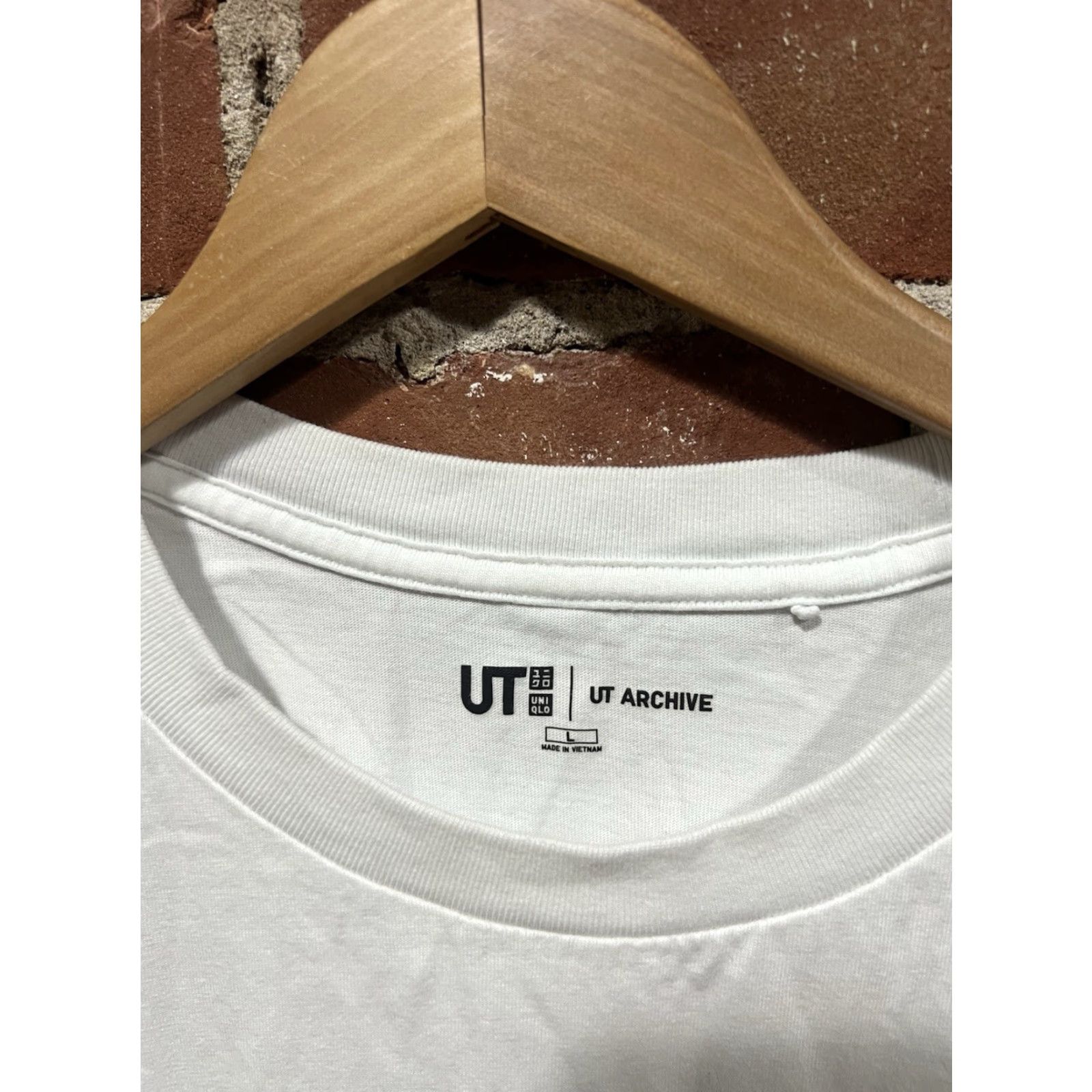 Uniqlo VINTAGE Uniqlo x One Piece Mens White Short Sleeve Graphic T-shirt L Size US L / EU 52-54 / 3 - 3 Thumbnail