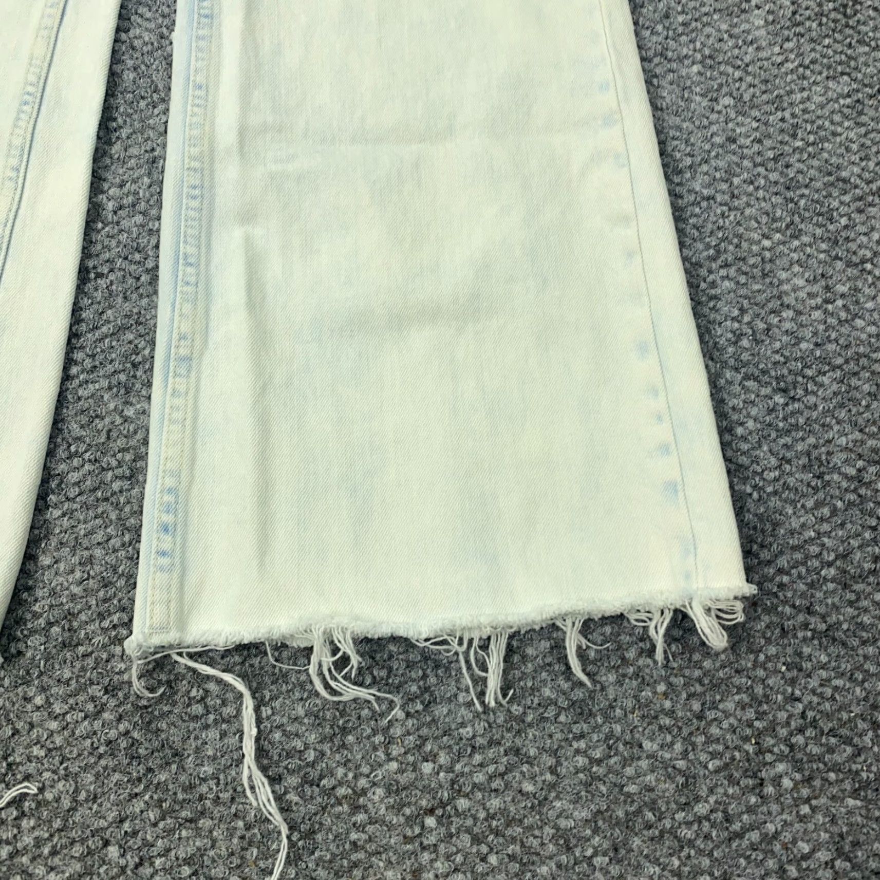 Vintage VINTAGE We The Free Womens Jeans Size 27 Blue Acid Wash Wide Leg Flared Raw Hem Spring Summer Womens Size 28" / US 6 / IT 42 - 4 Thumbnail