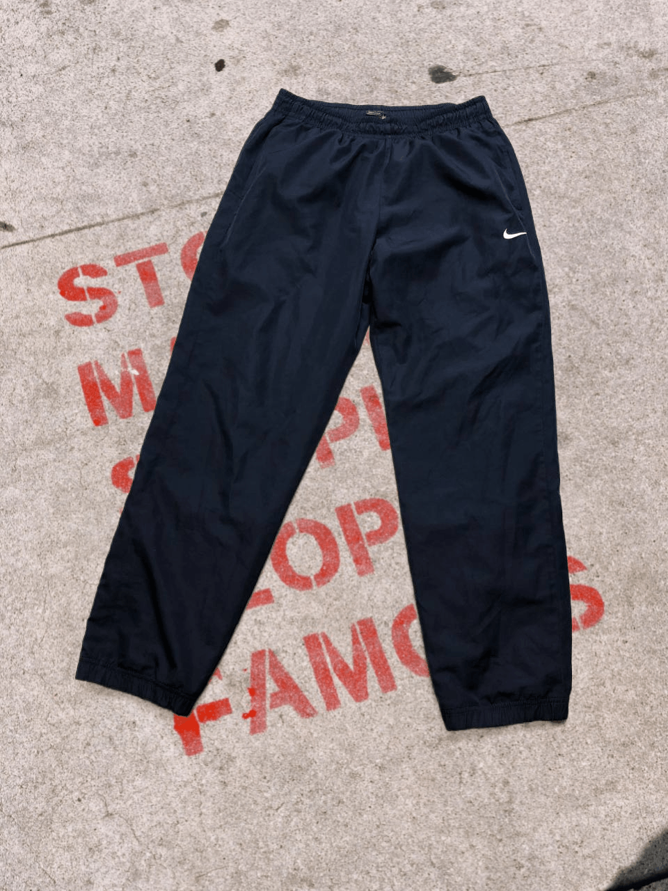 Nike Vintage Nike Track Pants Baggy Hype Y2K Size US 34 / EU 50 - 1 Thumbnail