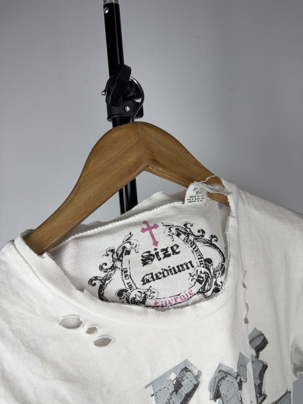 Energie 00s Energie Distressed Gothic Cross Graphic T-Shirt Y2K Size M / US 6-8 / IT 42-44 - 4 Thumbnail