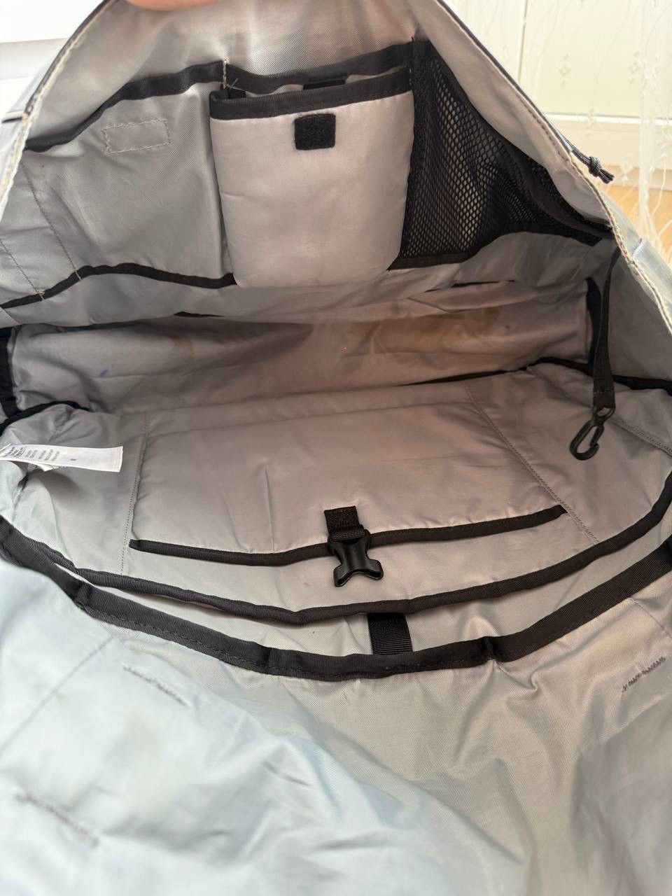 Patagonia Vintage Patagonia Black Hole Messenger Bag RaRE Y2K Size ONE SIZE - 9 Thumbnail