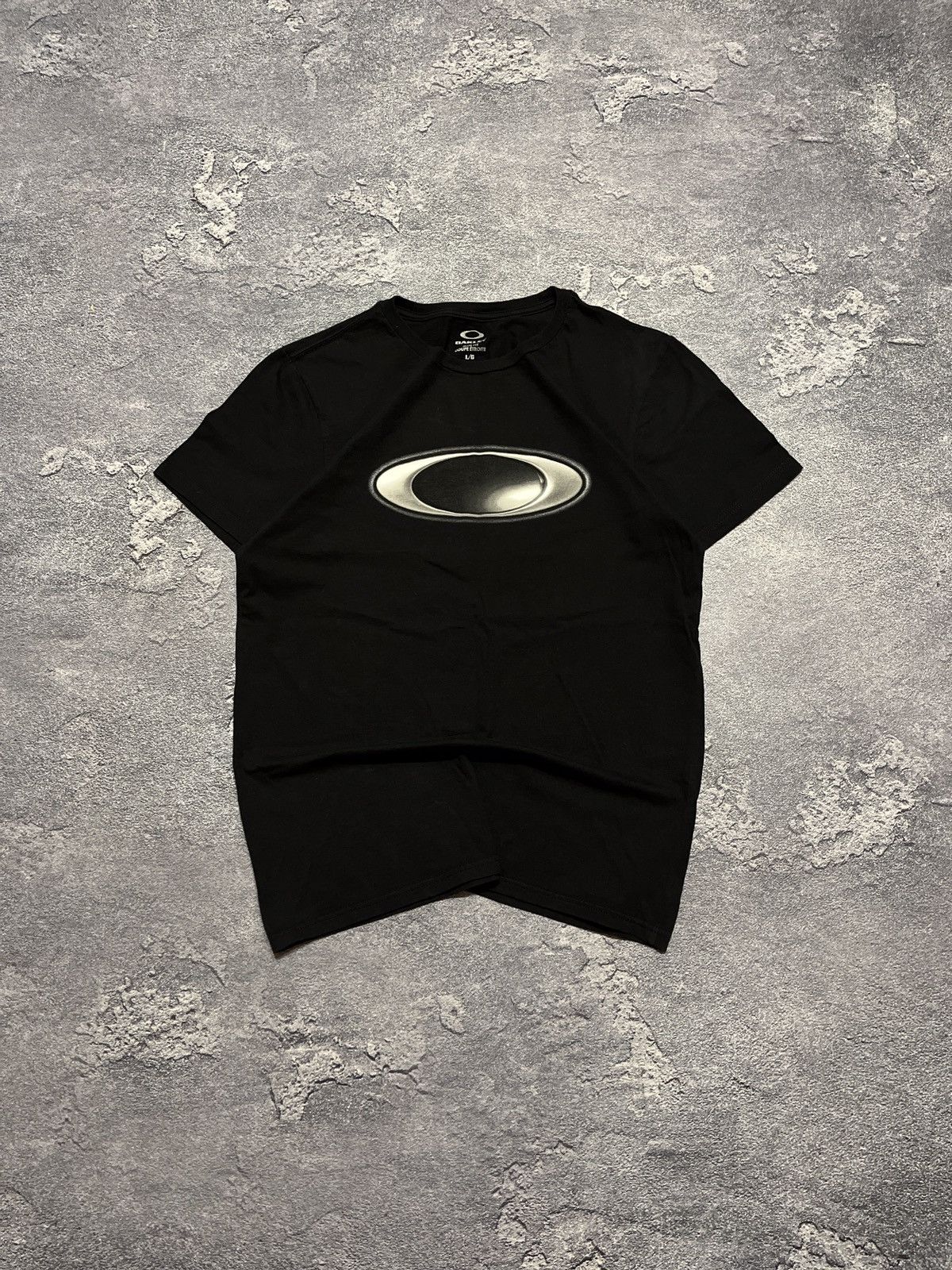 Oakley × Vintage ☠️ OAKLEY 00s Big Central Logo Vintage T Shirt Size US L / EU 52-54 / 3 - 1 Thumbnail