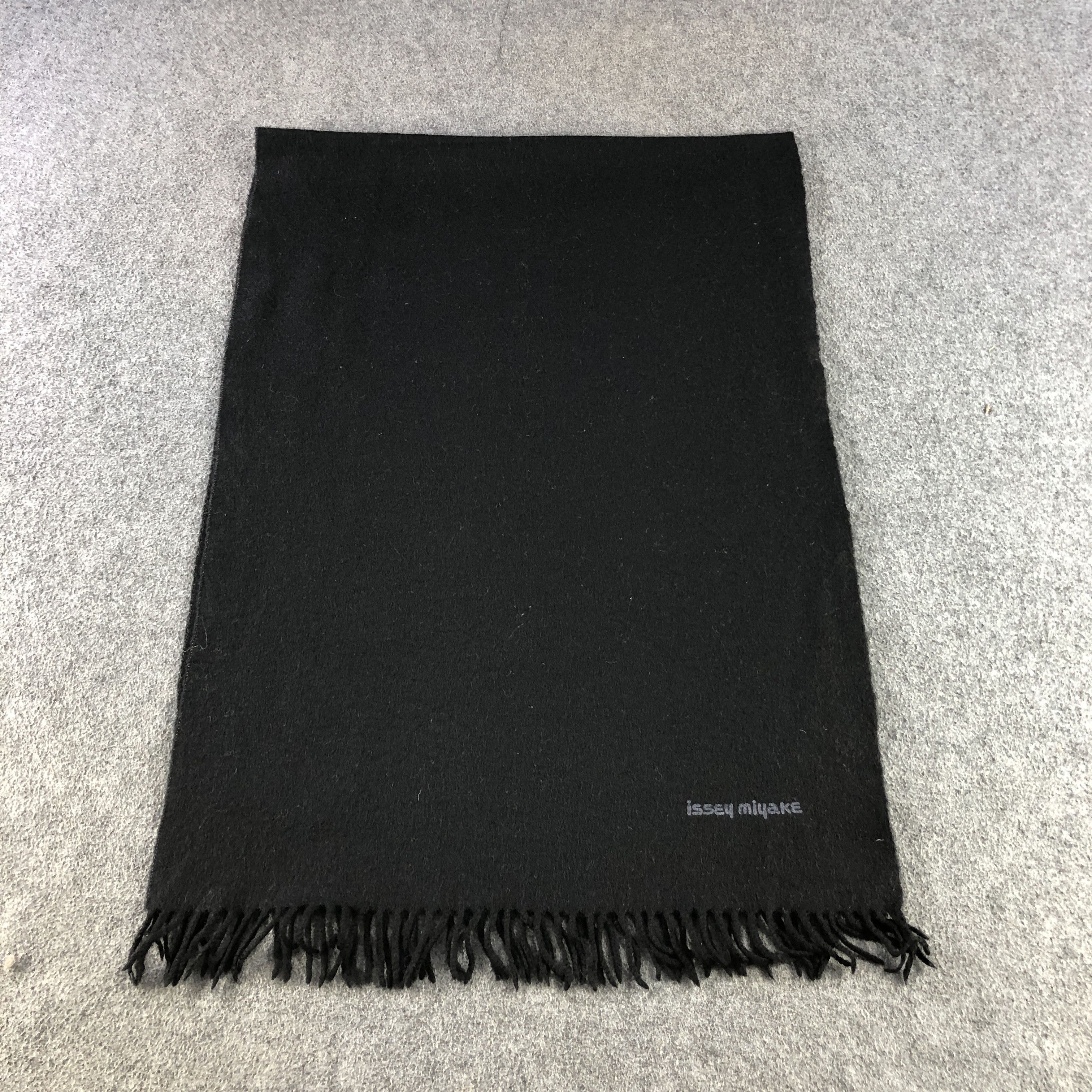 Issey Miyake Plain Scarf Muffler Neck Wrap V2941