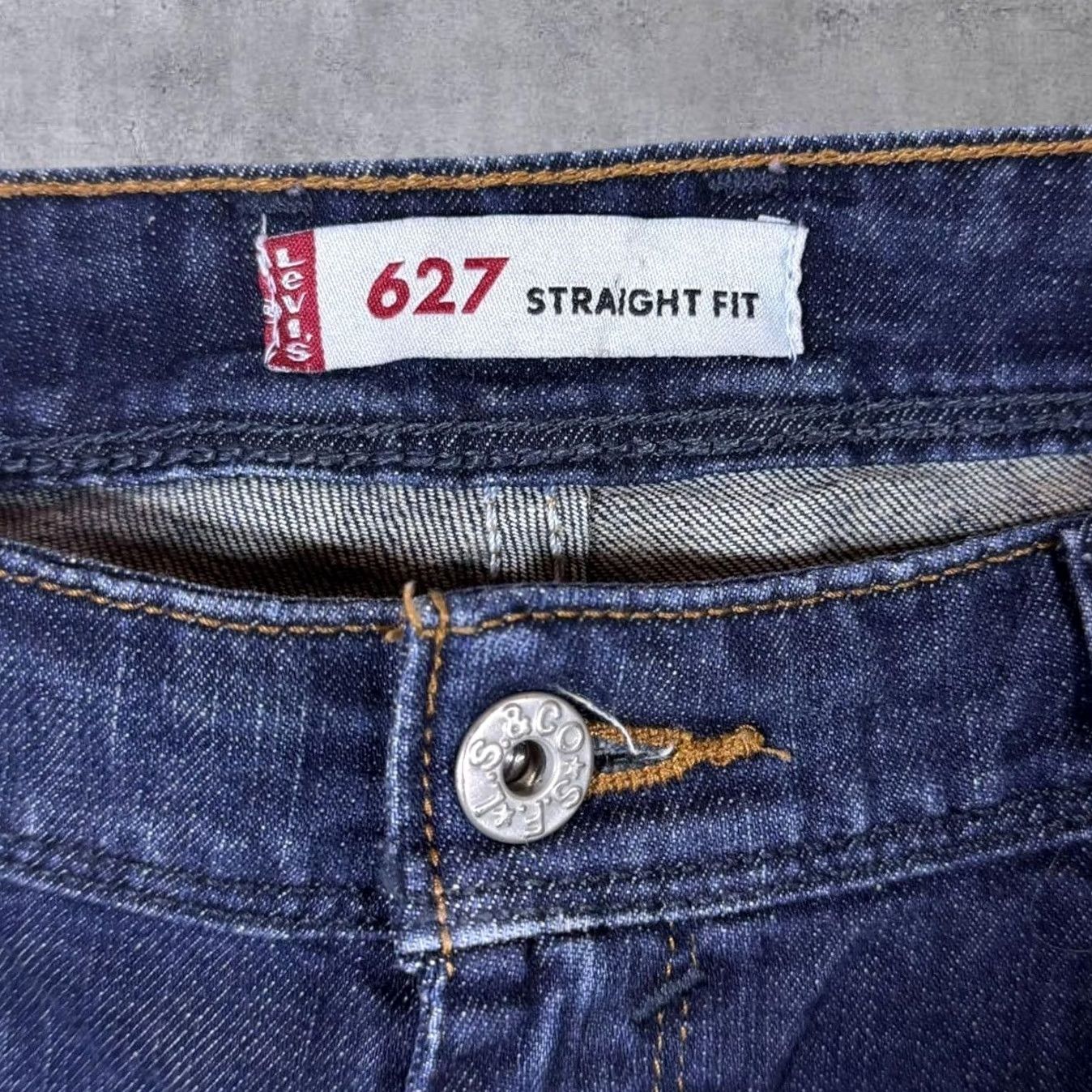 Levi's Levi's Jeans 627 Straight Denim Blue Cotton Elastane Blend 32 x 32 Womens Regular Zip Fly Button Fastening 88% Cotton 12% Elastane Size 24" / US 00 / IT 34 - 4 Thumbnail