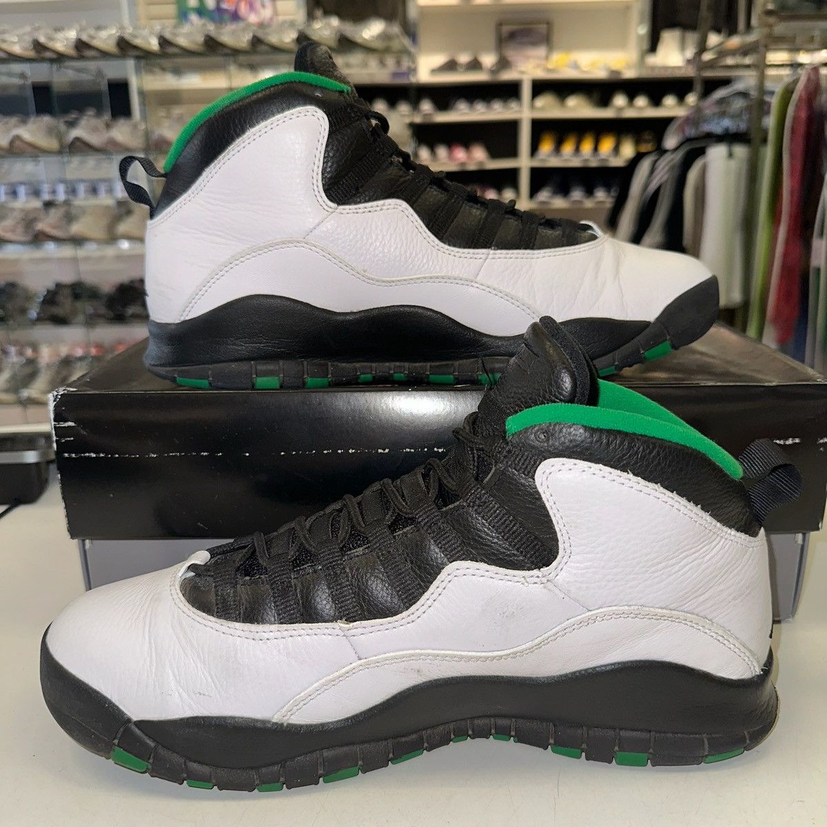 Jordan Brand × Nike Size 11.5 - Air Jordan 10 Retro 2019 Seattle (310805-137) Size US 11.5 / EU 44-45 - 2 Thumbnail