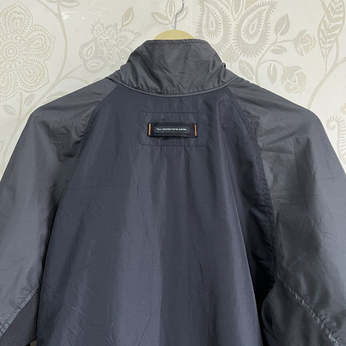 Nike Nike ACG All Condition Gear Light Jacket Size US L / EU 52-54 / 3 - 23 Thumbnail