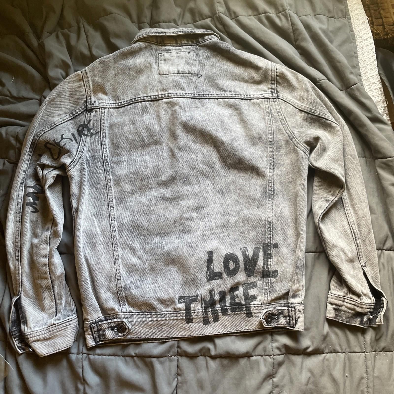 Zara Zara Grey Graffiti Denim Jacket Large Light Wash Splatter Size US L / EU 52-54 / 3 - 7 Thumbnail