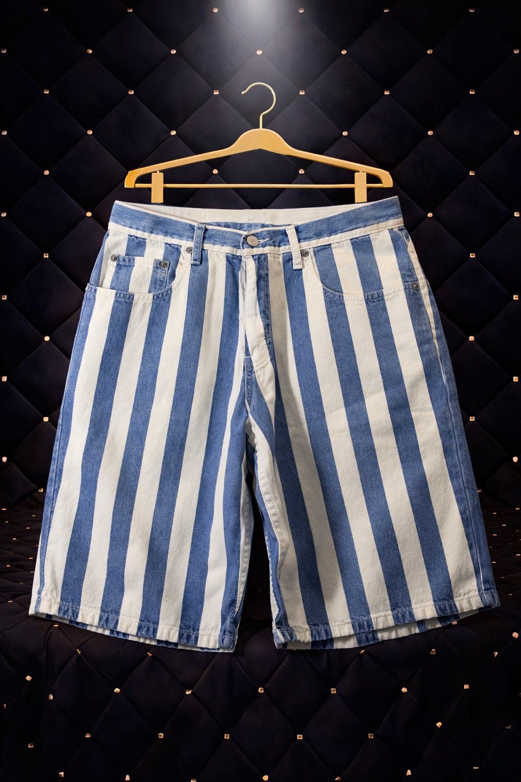 Other VINTAGE BLUE & WHITE VERTICAL STRIPE DENIM SHORTS Size US 32 / EU 48 - 1 Preview