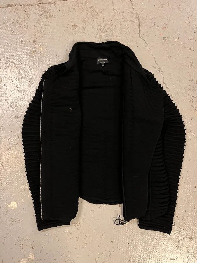 Giorgio Armani 2000s Giorgio Armani Horizontal Pleats Asymmetrical Zip Sweater Size US XS / EU 42 / 0 - 7 Thumbnail