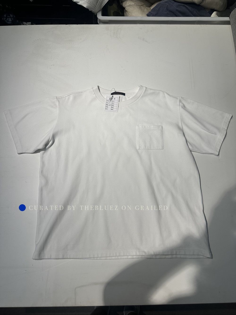 Louis Vuitton Monogram Pocket T-Shirt in White, Size XL Size US XL / EU 56 / 4 - 1 Thumbnail