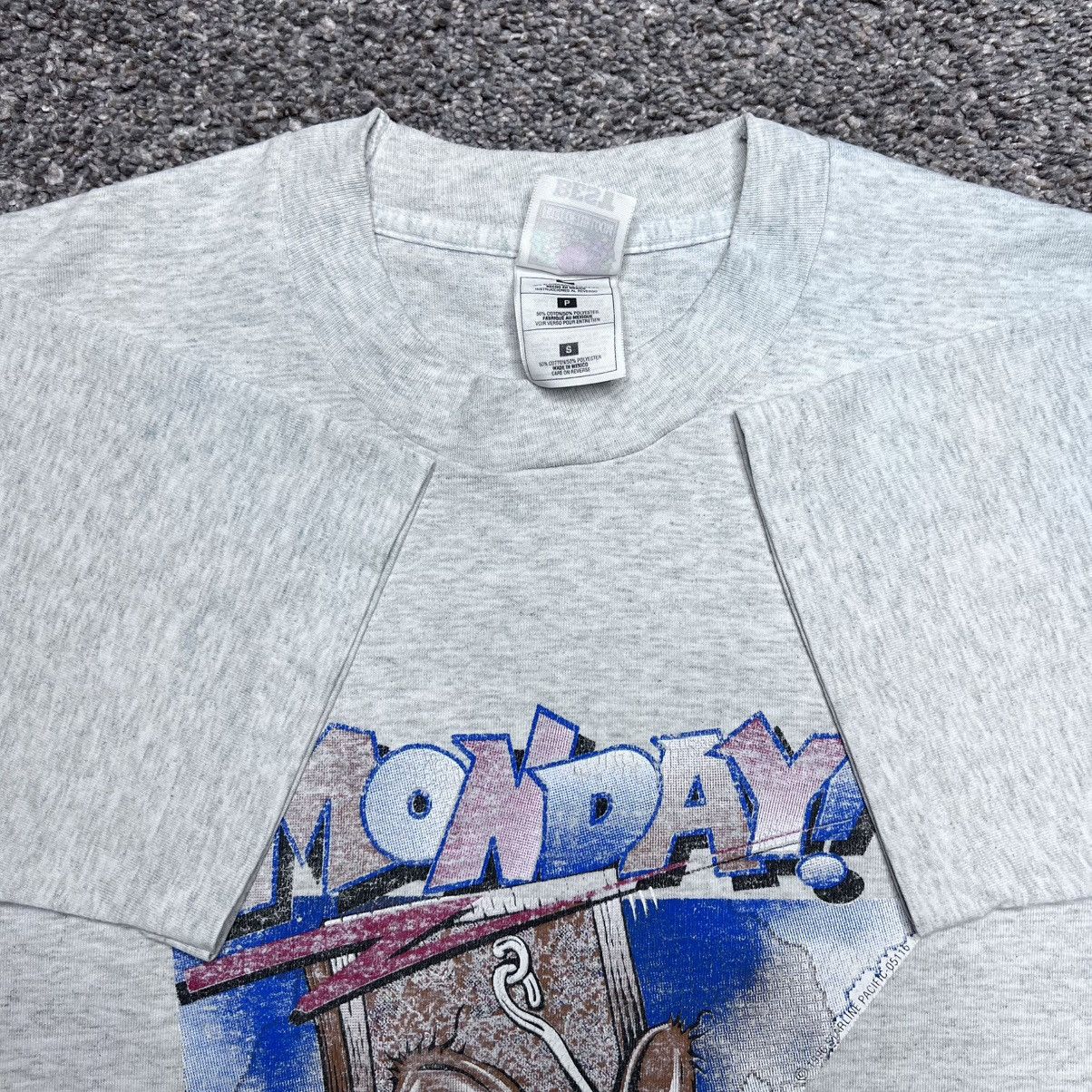 Fruit Of The Loom Vintage 1990s It’s Monday Mouse Trap Art Graphic TShirt Sz S Size US S / EU 44-46 / 1 - 3 Thumbnail