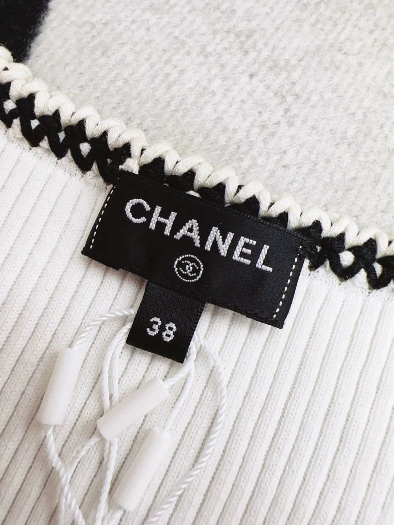Chanel Chanel 22C early spring popular white pit stripe black edg Size XS / US 0-2 / IT 36-38 - 6 Thumbnail