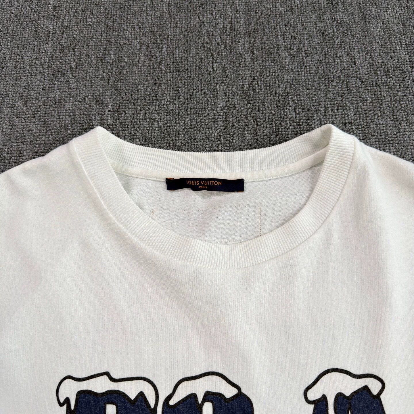Louis Vuitton LV Snow Mountain back large logo white short tee L Size US L / EU 52-54 / 3 - 3 Thumbnail