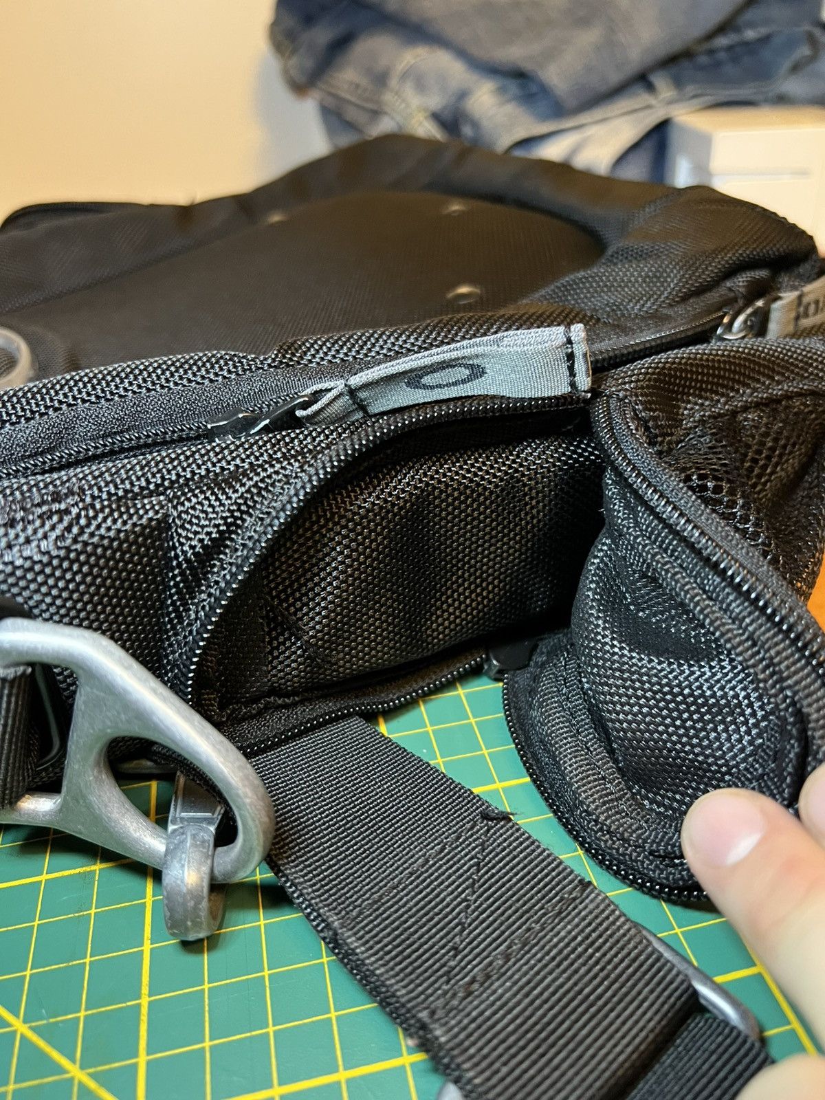 Oakley Vintage Oakley tactical heavy duty crossbody utility bag Size ONE SIZE - 18 Thumbnail