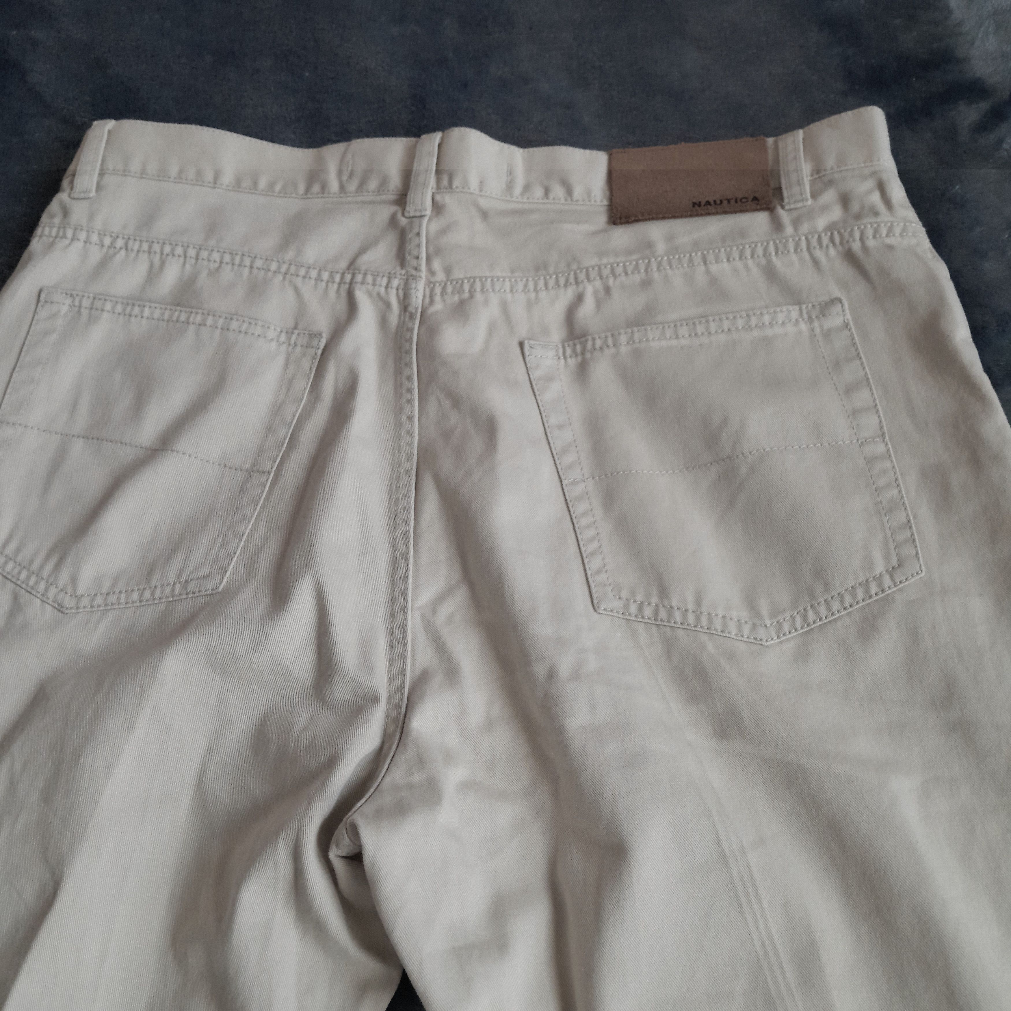 Nautica NAUTICA MEN'S STRETCH SOFT TWILL CLASSIC FIT KHAKI PANTS Size US 36 / EU 52 - 4 Thumbnail
