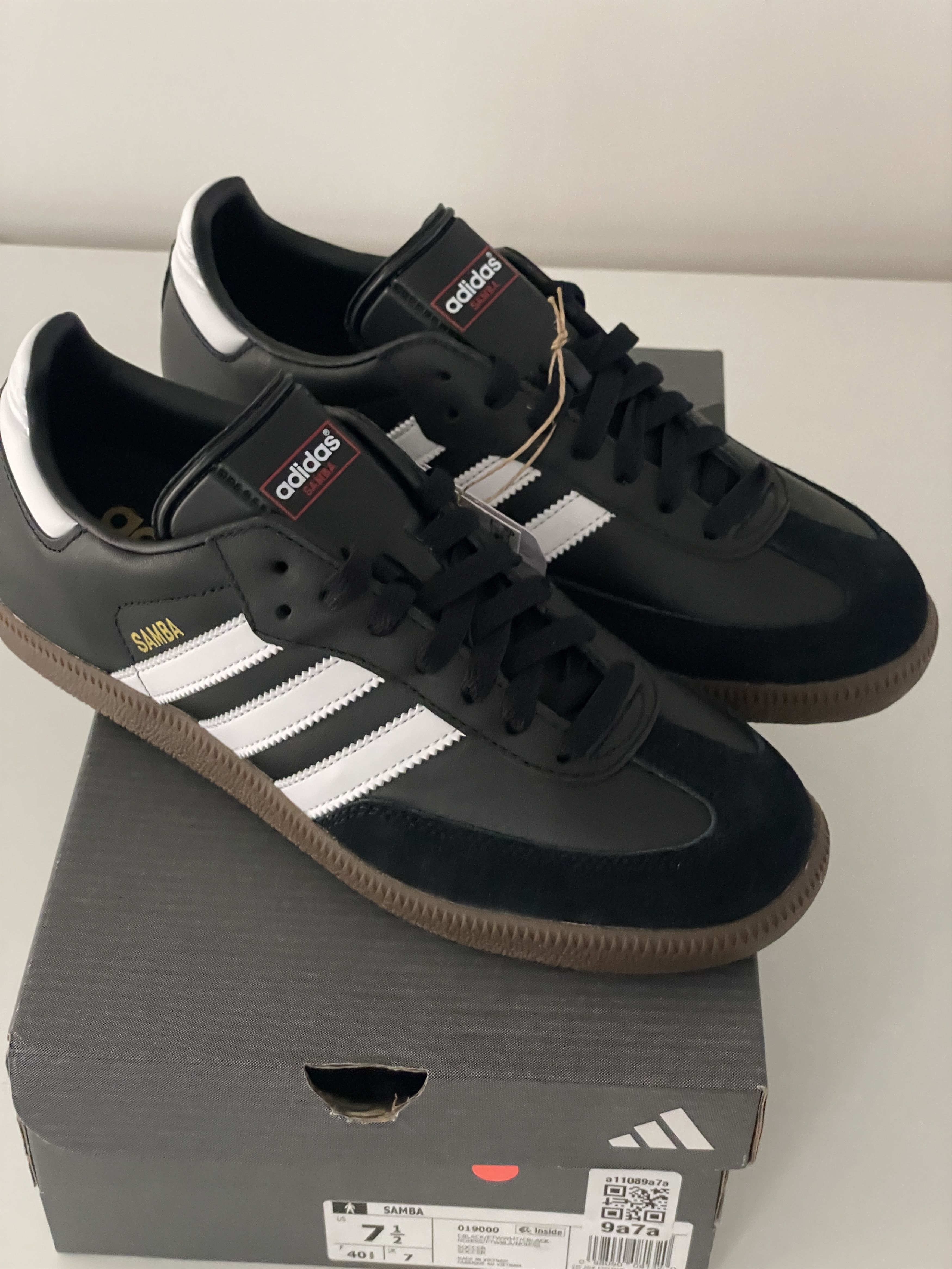 Adidas size 7.5 - Adidas Samba Leather Core Black 019000 white