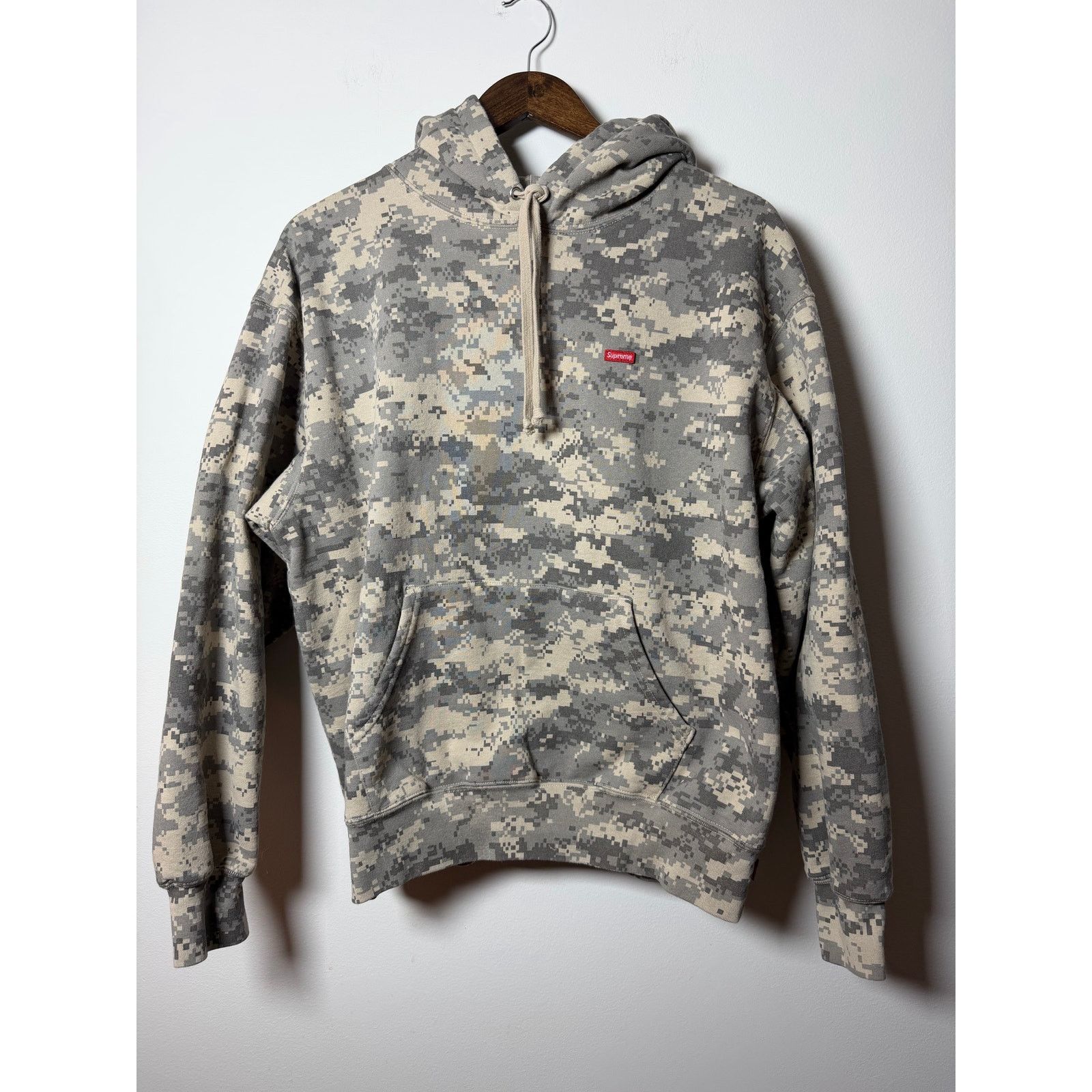 Supreme Supreme Small Box Hooded Sweatshirt 'Digi Camo' Size US M / EU 48-50 / 2 - 1 Thumbnail