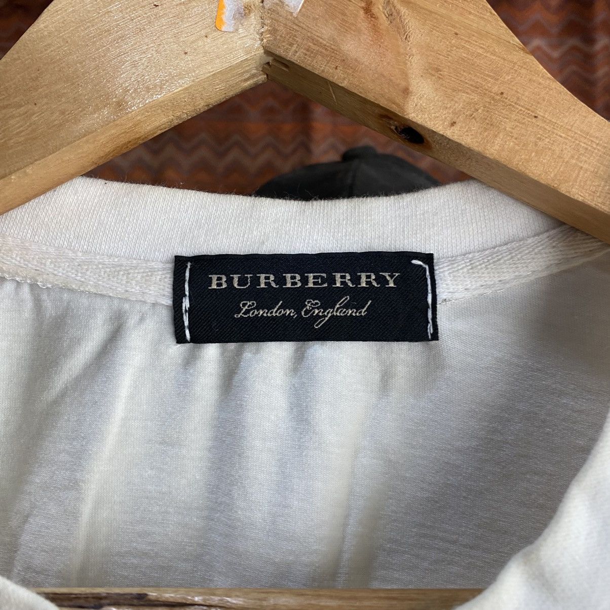 Burberry Burberrys Of London Embroidered Logo T-shirt Size US S / EU 44-46 / 1 - 9 Thumbnail