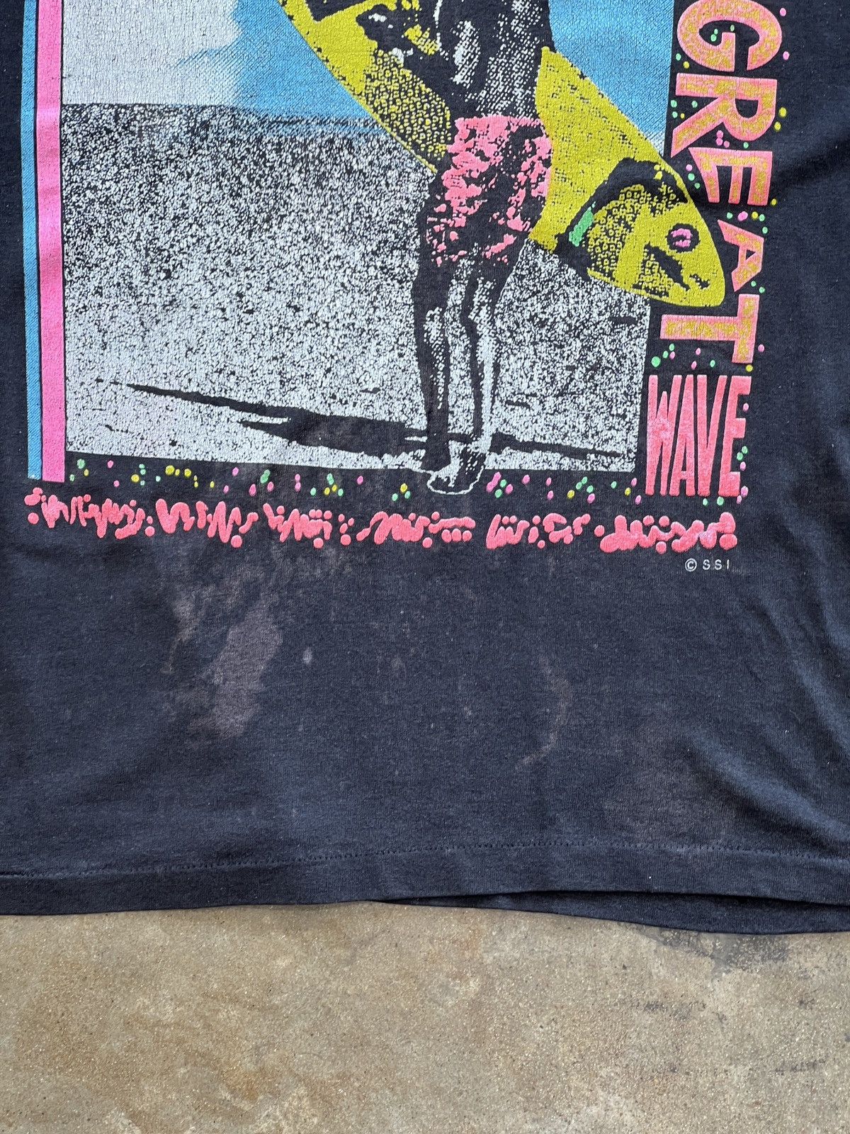 Vintage Vintage 80s In Search of Great Wave Thin Surf Neon Tee XL Size US XL / EU 56 / 4 - 6 Thumbnail