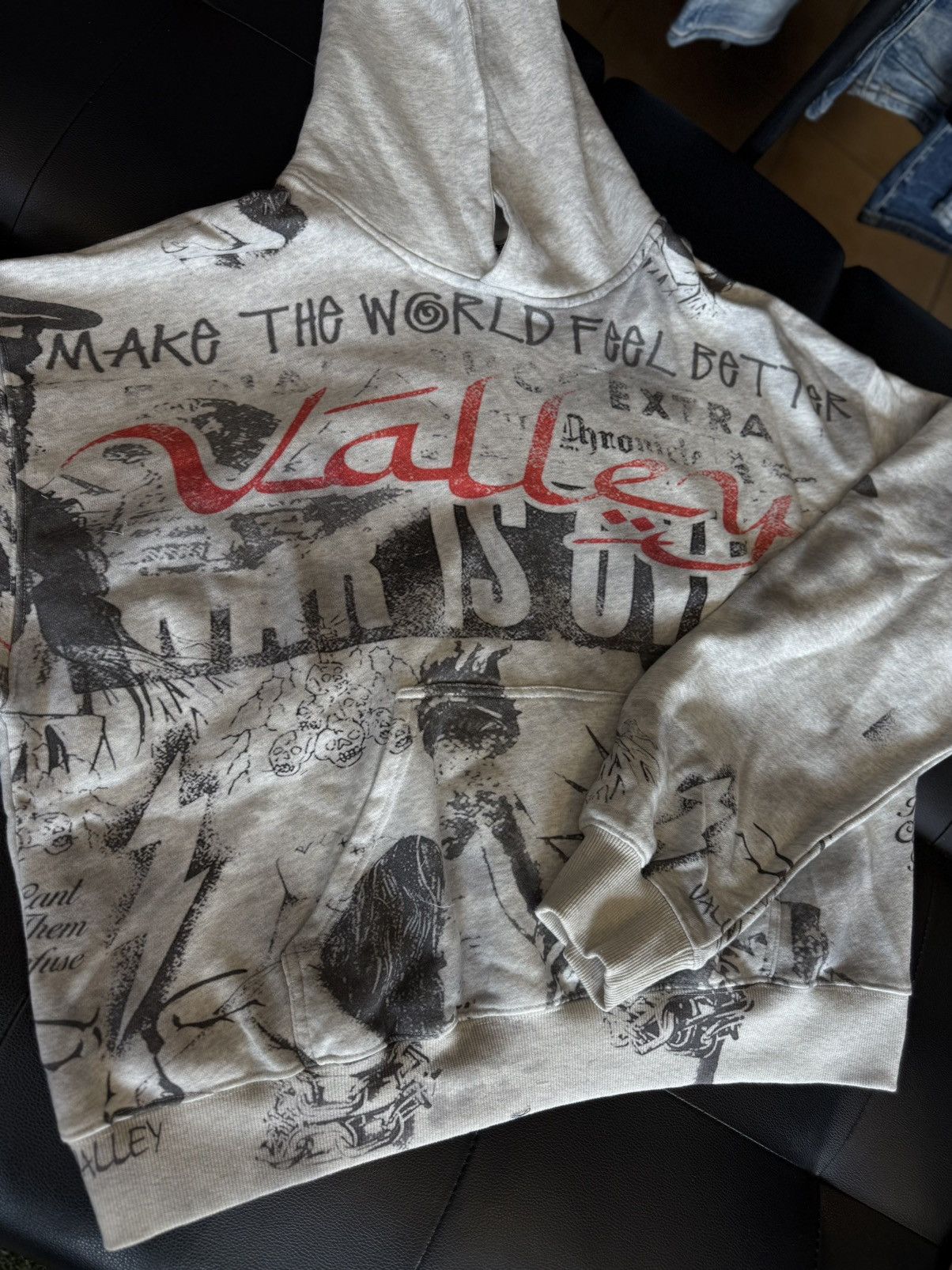 Vale Vale Valley Mural Pullover Hoodie Size Large (NEW) Size US L / EU 52-54 / 3 - 4 Thumbnail