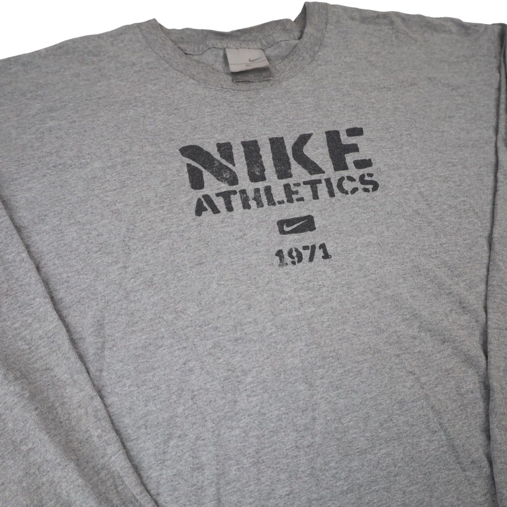 Nike VINTAGE Nike Athletics Graphic Spellout Long Sleeve Shirt Mens XXL Gray Size US XXL / EU 58 / 5 - 5 Thumbnail