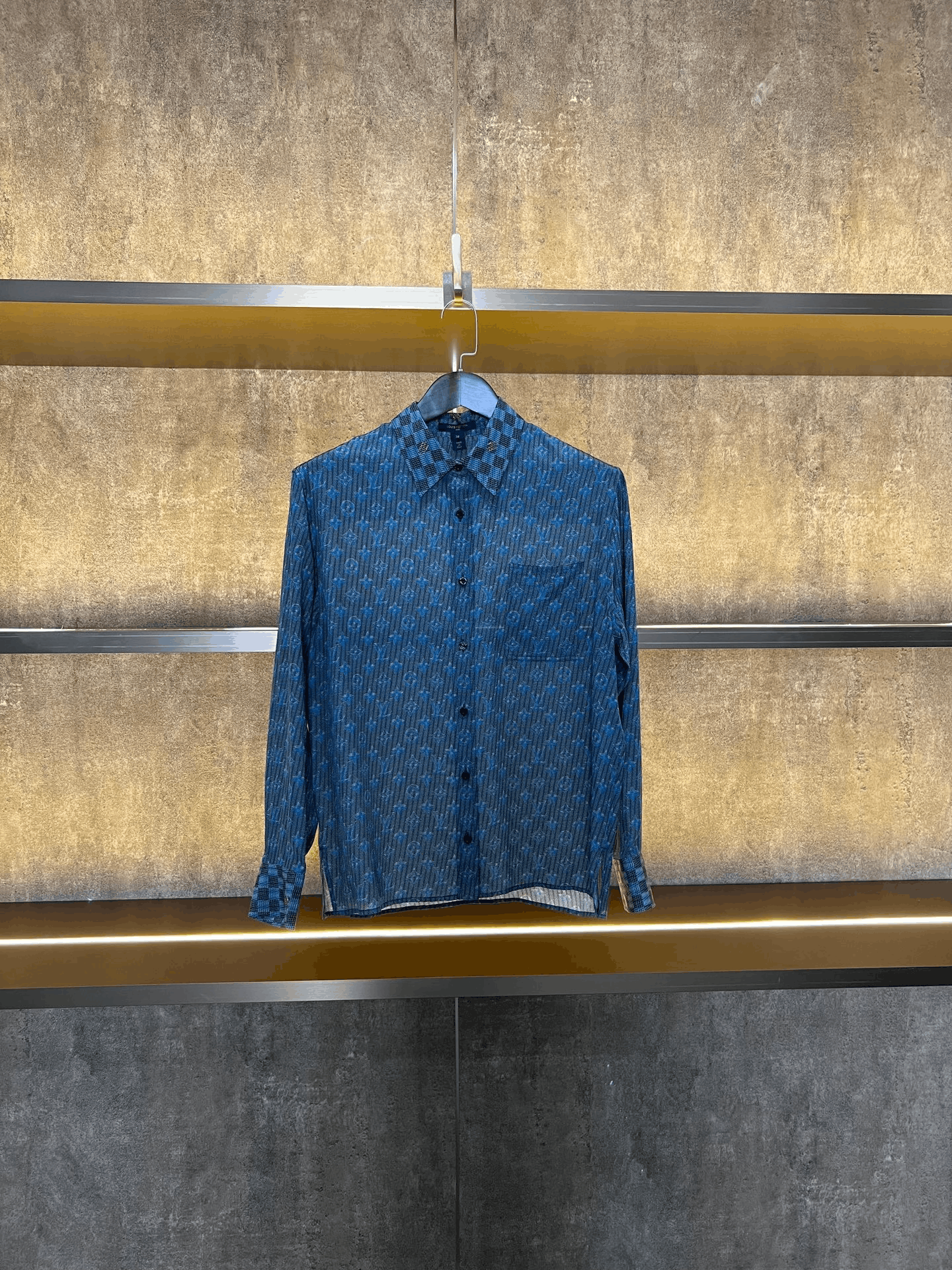 Louis Vuitton Louis Vuitton Silk Check Shirt Size S / US 4 / IT 40 - 1 Thumbnail