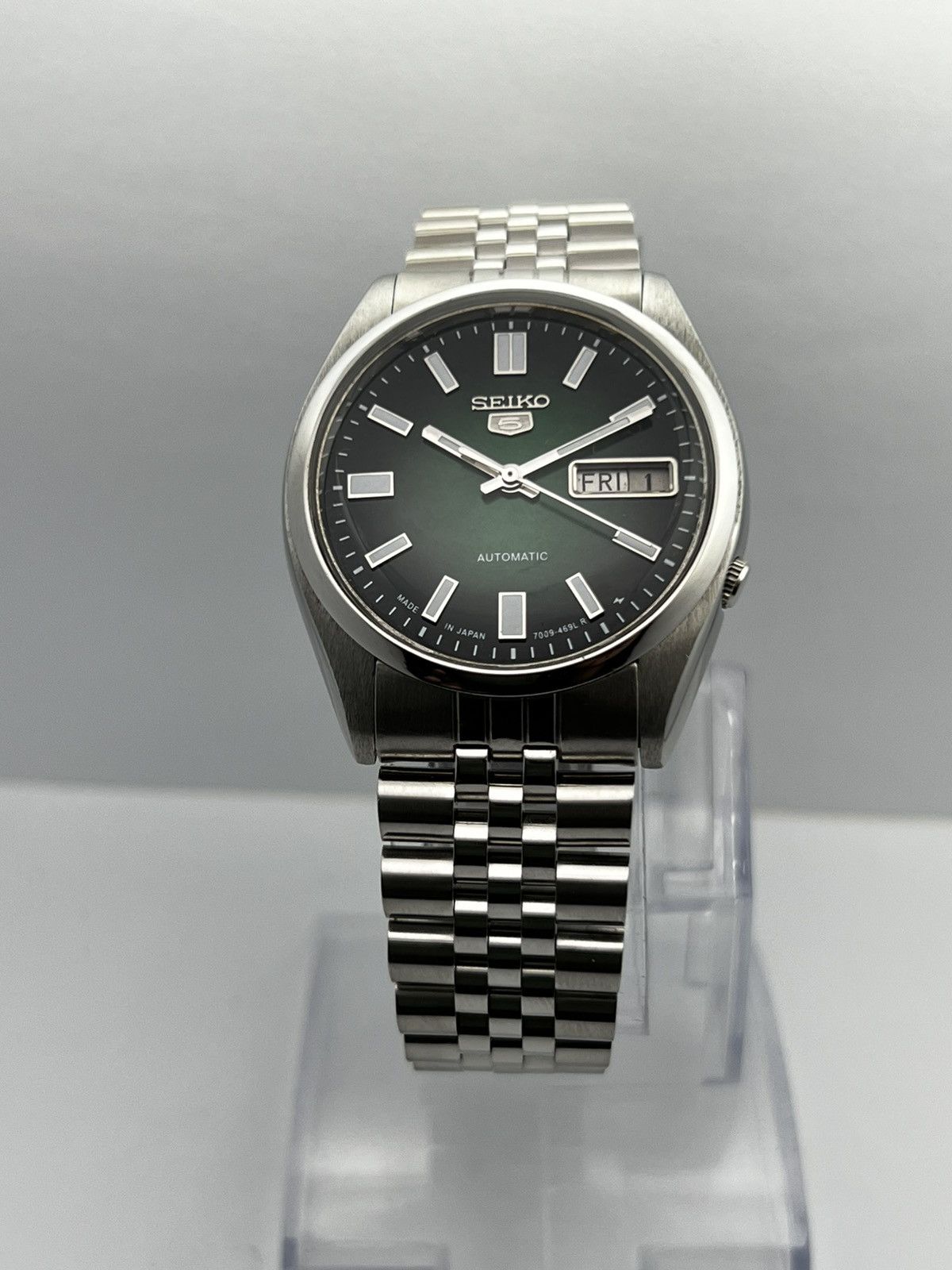 Seiko Seiko 5 Automatic Baton Dial Wrist Watch Day/Date Japan Size 36 - 1 Thumbnail