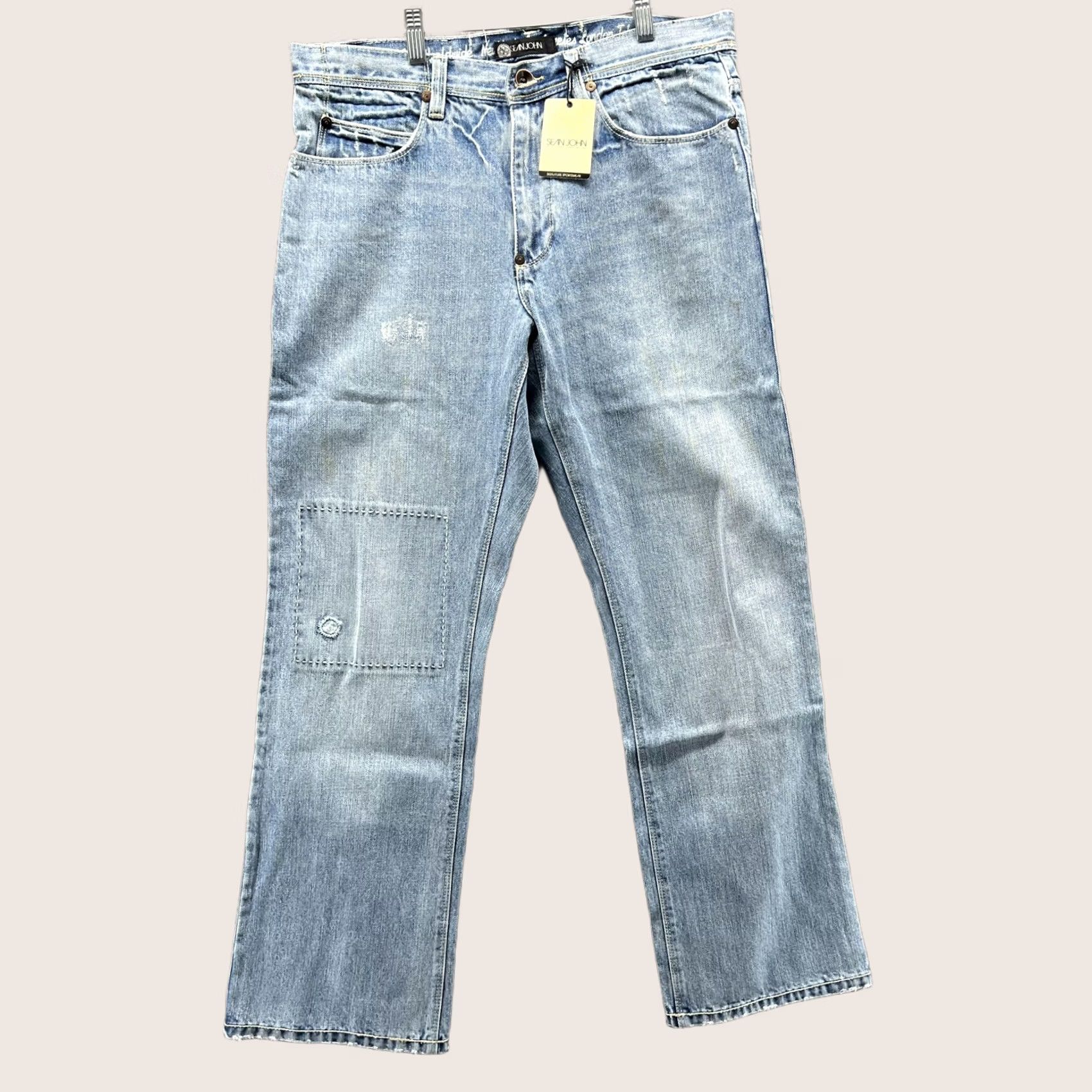 Sean John VINTAGE Sean John Jeans Mens 32 Blue Ultra Light Wash Straight Denim Distressed Jeans Mens Regular Size 32 Blue Distressed Pockets 100% Cotton Denim Size US 32 / EU 48 - 1 Thumbnail