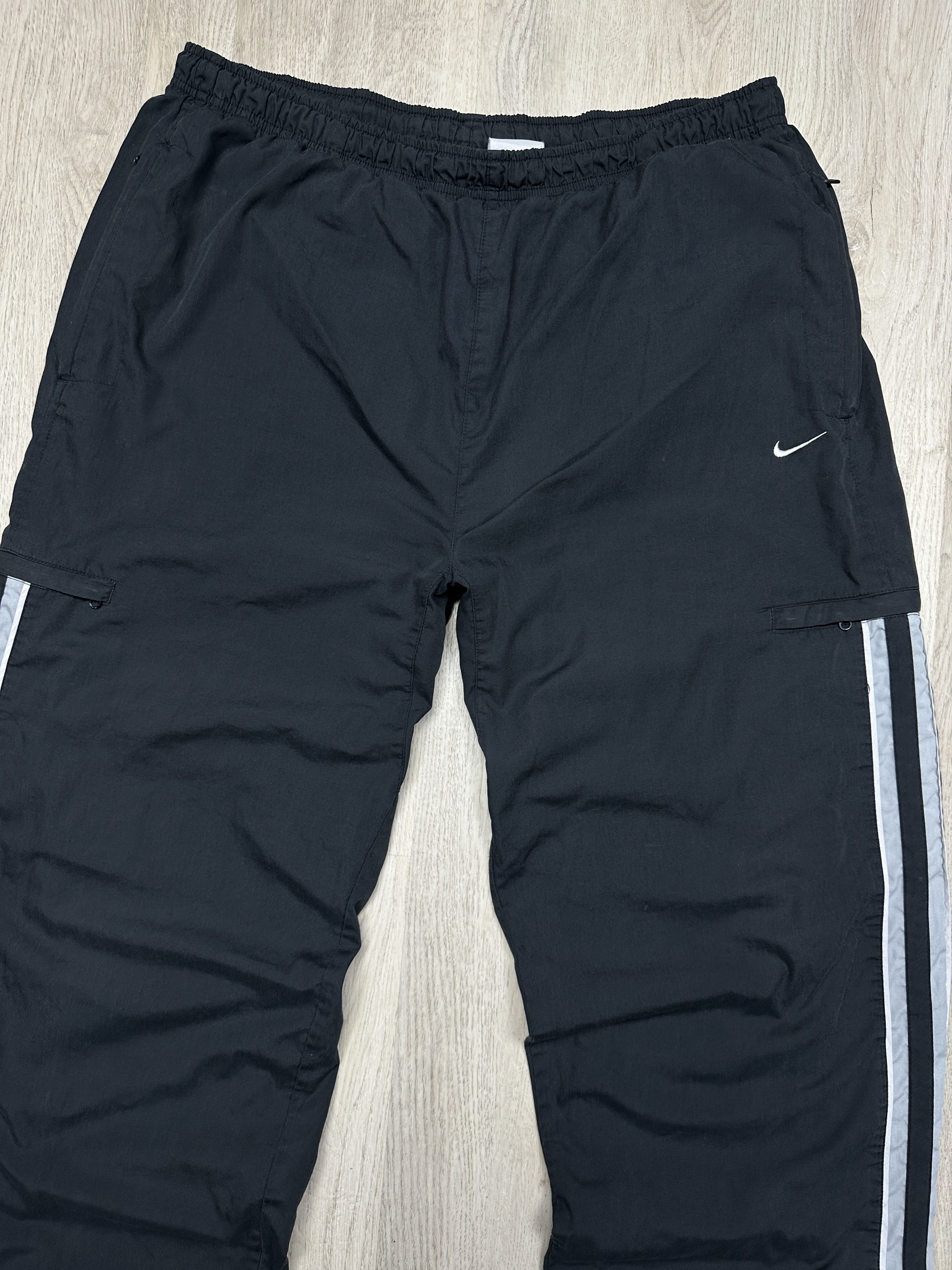 Nike Nike Vintage Nylon Baggy Track Pants Size US 38 / EU 54 - 2 Thumbnail