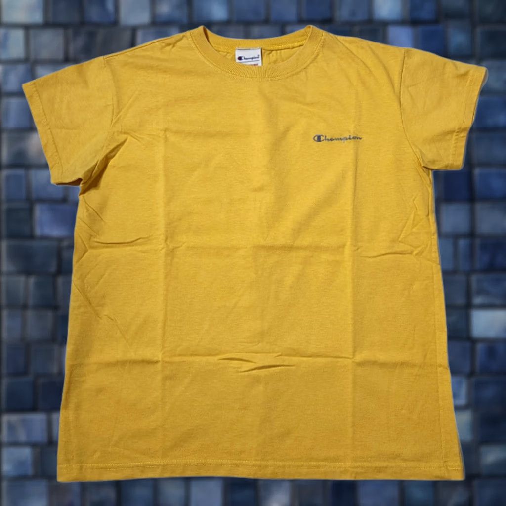 Champion VINTAGE Champion T-Shirt Womens L Yellow Logo Tee Top Short Sleeve Size L / US 10 / IT 46 - 1 Thumbnail