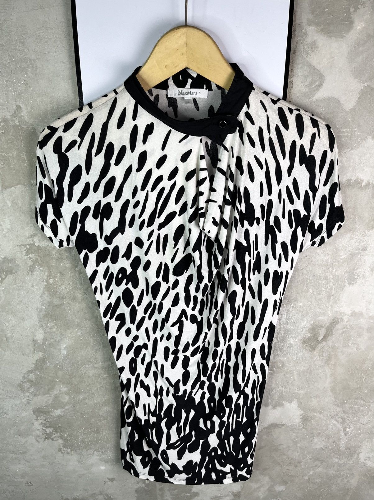 Max Mara Max Mara Wrap Silk Luxury Blouse Animal Pattern Size S / US 4 / IT 40 - 3 Thumbnail