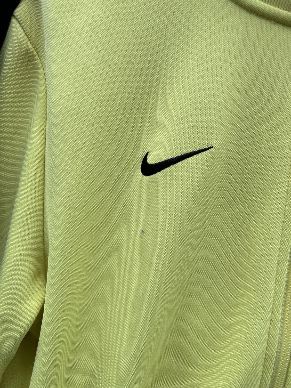 Nike Vintage Nike Manchester United 2011/12 Tracksuit Jacket Size US M / EU 48-50 / 2 - 3 Thumbnail