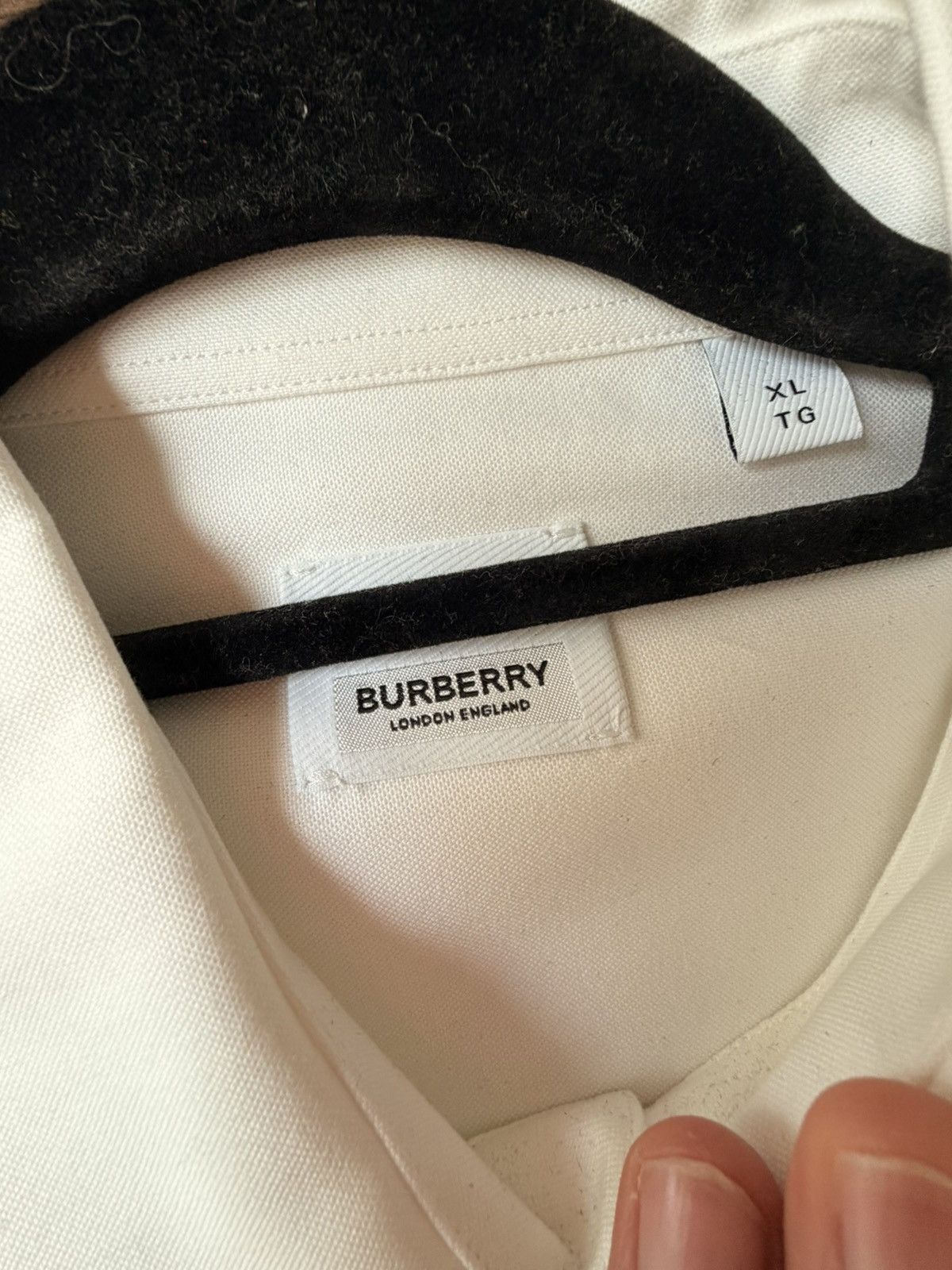 Burberry BURBERRY WHITE BUTTON DOWN SHIRT Size US XL / EU 56 / 4 - 4 Thumbnail