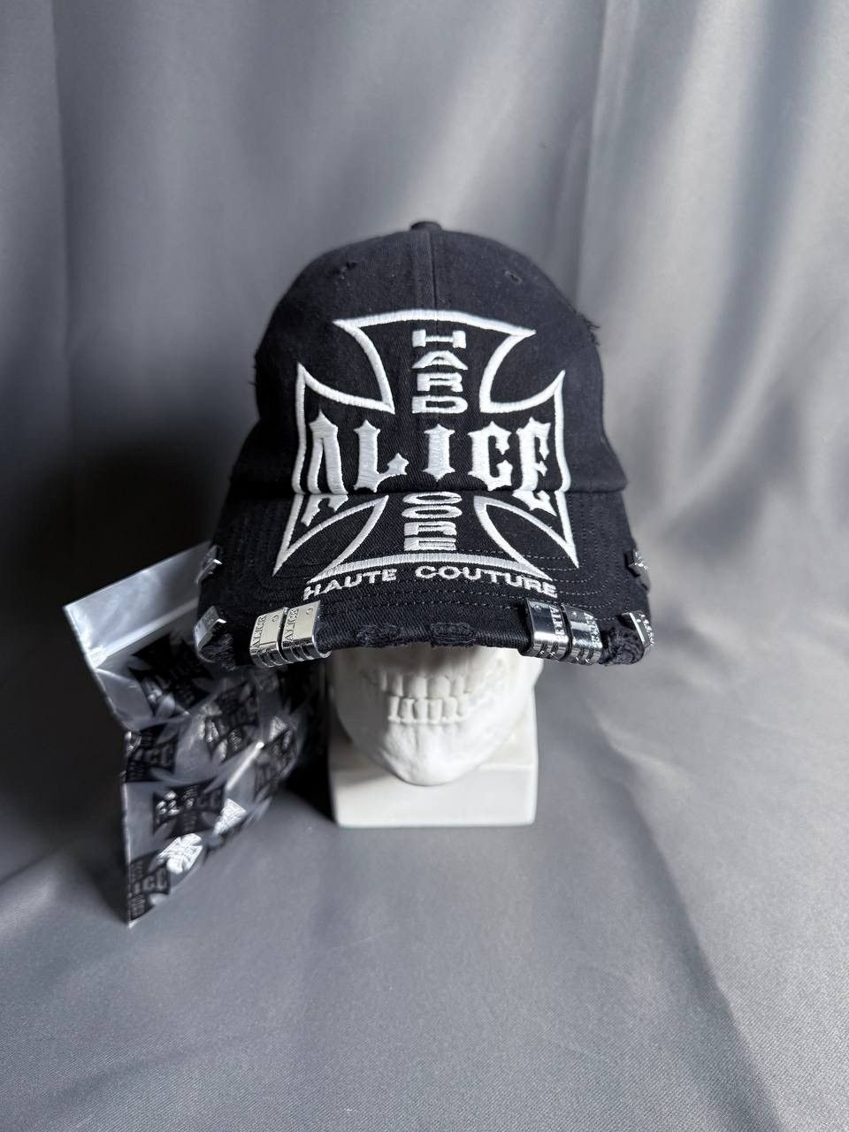 Alice Hollywood Alice Hollywood “Hardcore Haute Couture” Cap Size ONE SIZE - 3 Thumbnail