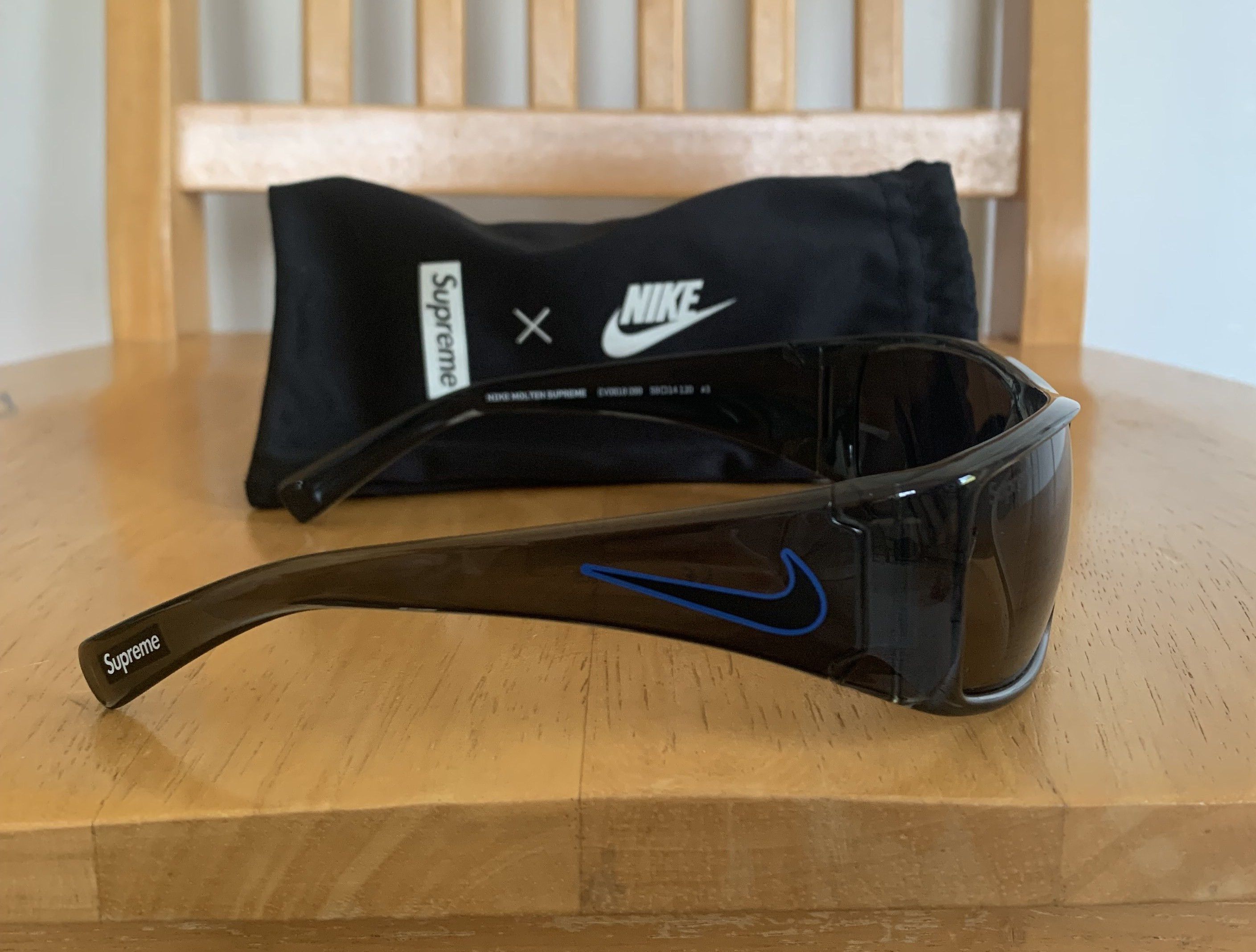 Nike × Supreme F/W 2019 Supreme x Nike Sunglasses + Dust-bag Size ONE SIZE - 4 Thumbnail