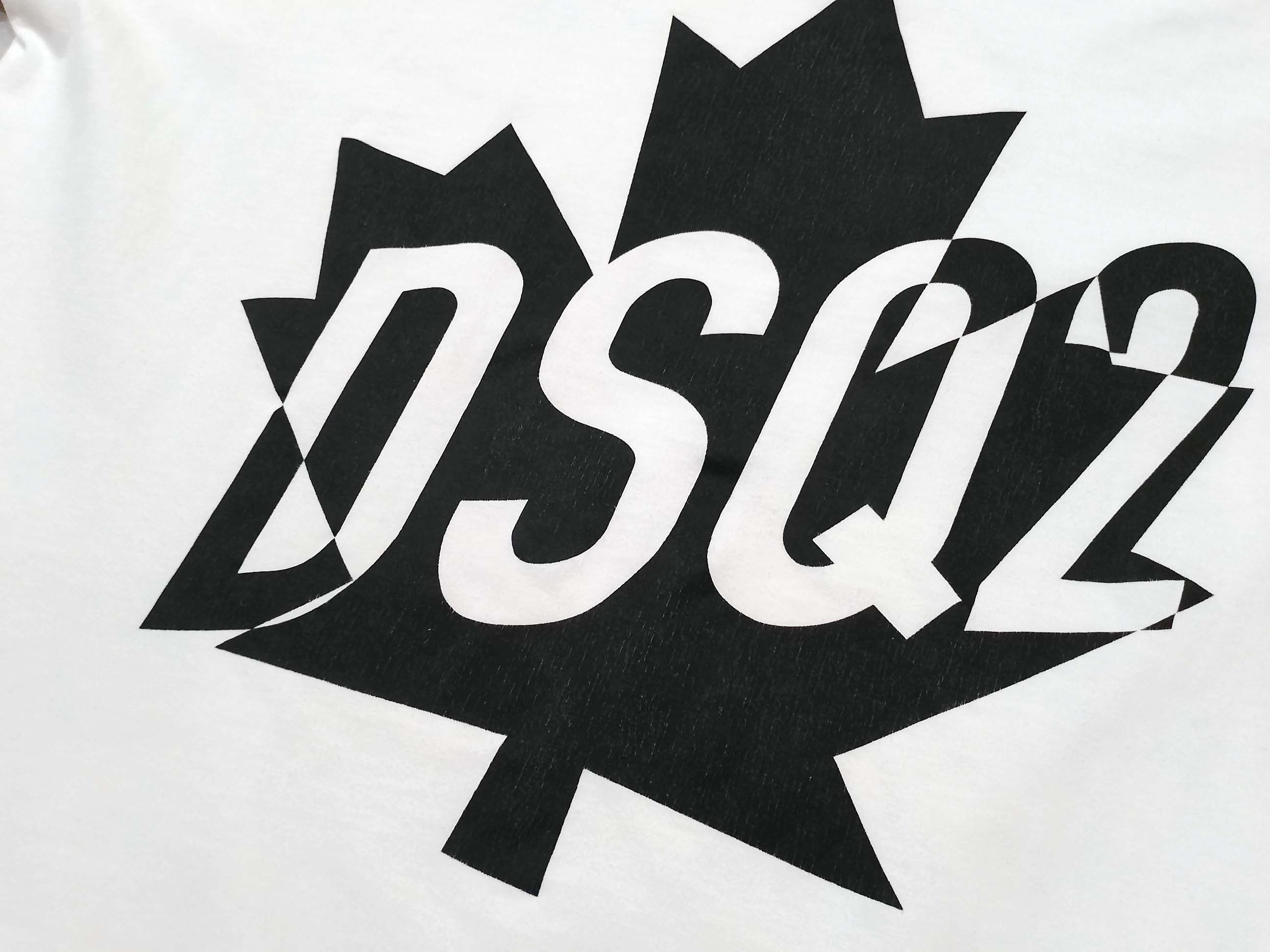Dsquared2 Dsquared2 Logo White T-Shirt Size Mens XL S74GD0786 Size US XL / EU 56 / 4 - 4 Thumbnail