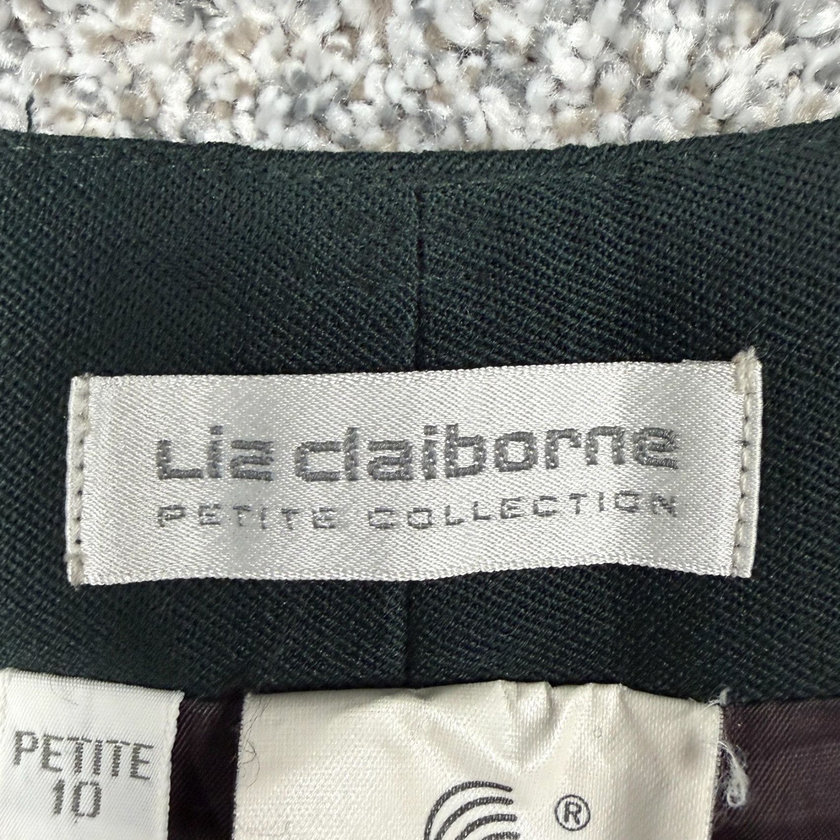 Liz Claiborne VINTAGE Liz Claiborne Bermuda Shorts Womens 10P Petite 28x20 Green Wool Pleated Preppy Size 32" / US 10 / IT 46 - 4 Thumbnail