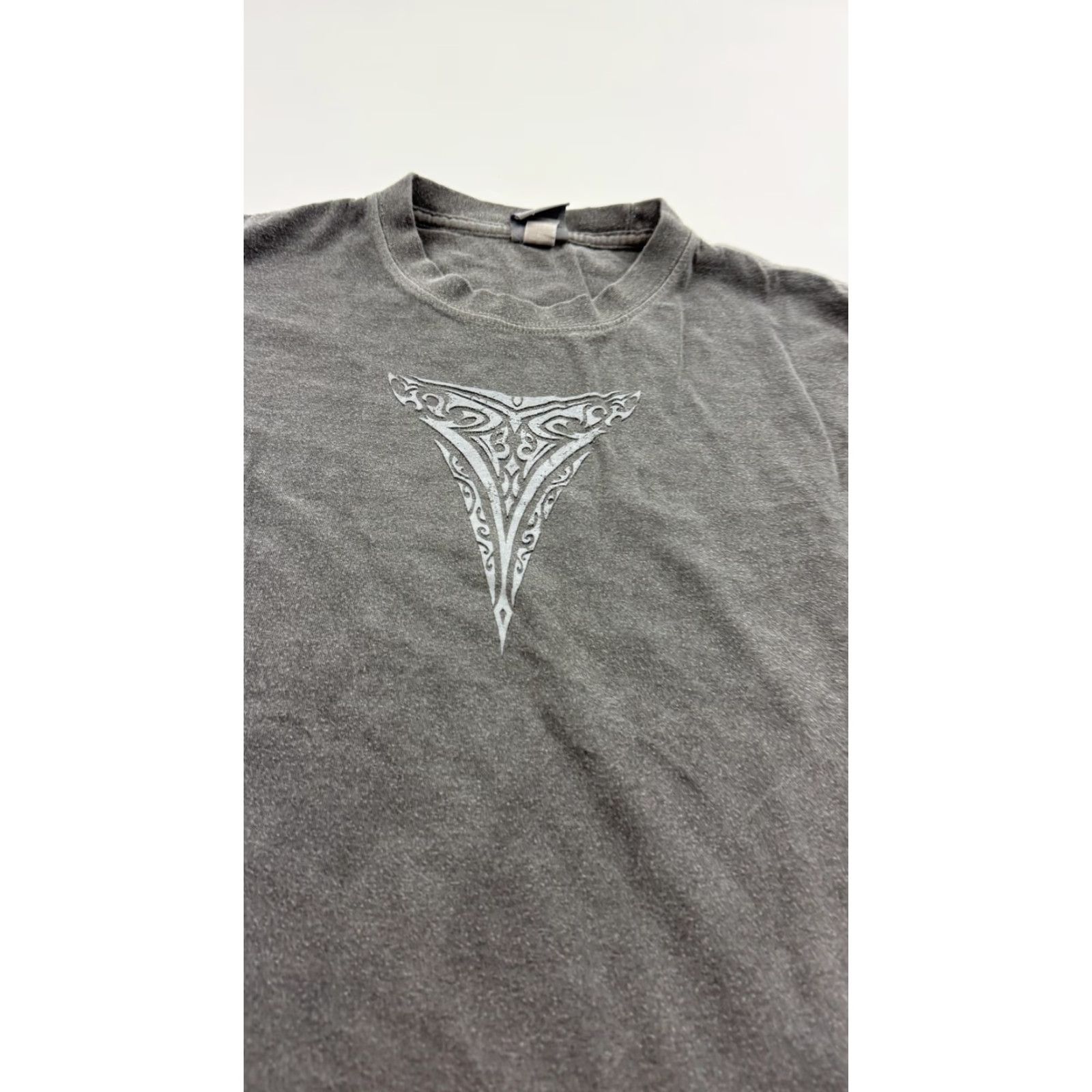Vintage VINTAGE Crazy Shirts Men's Long Sleeve T-Shirt Gray Tribal Graphic Hawaii Surf Casual Medium Size US M / EU 48-50 / 2 - 3 Thumbnail