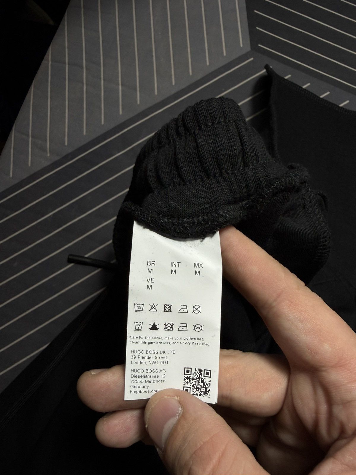 Hugo Boss NWT Hugo Boss Athleisure Joggers Mens M Black Sweatpants Size US 32 / EU 48 - 12 Thumbnail