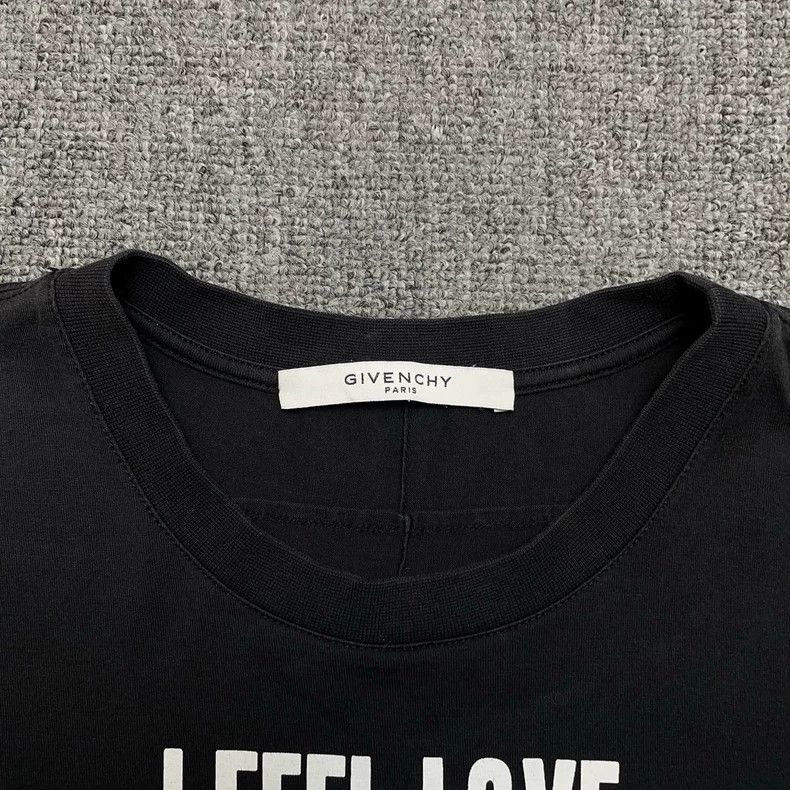 Givenchy Givenchy Letter Printed Short-sleeve 2506-Nextarrow Size US M / EU 48-50 / 2 - 3 Thumbnail