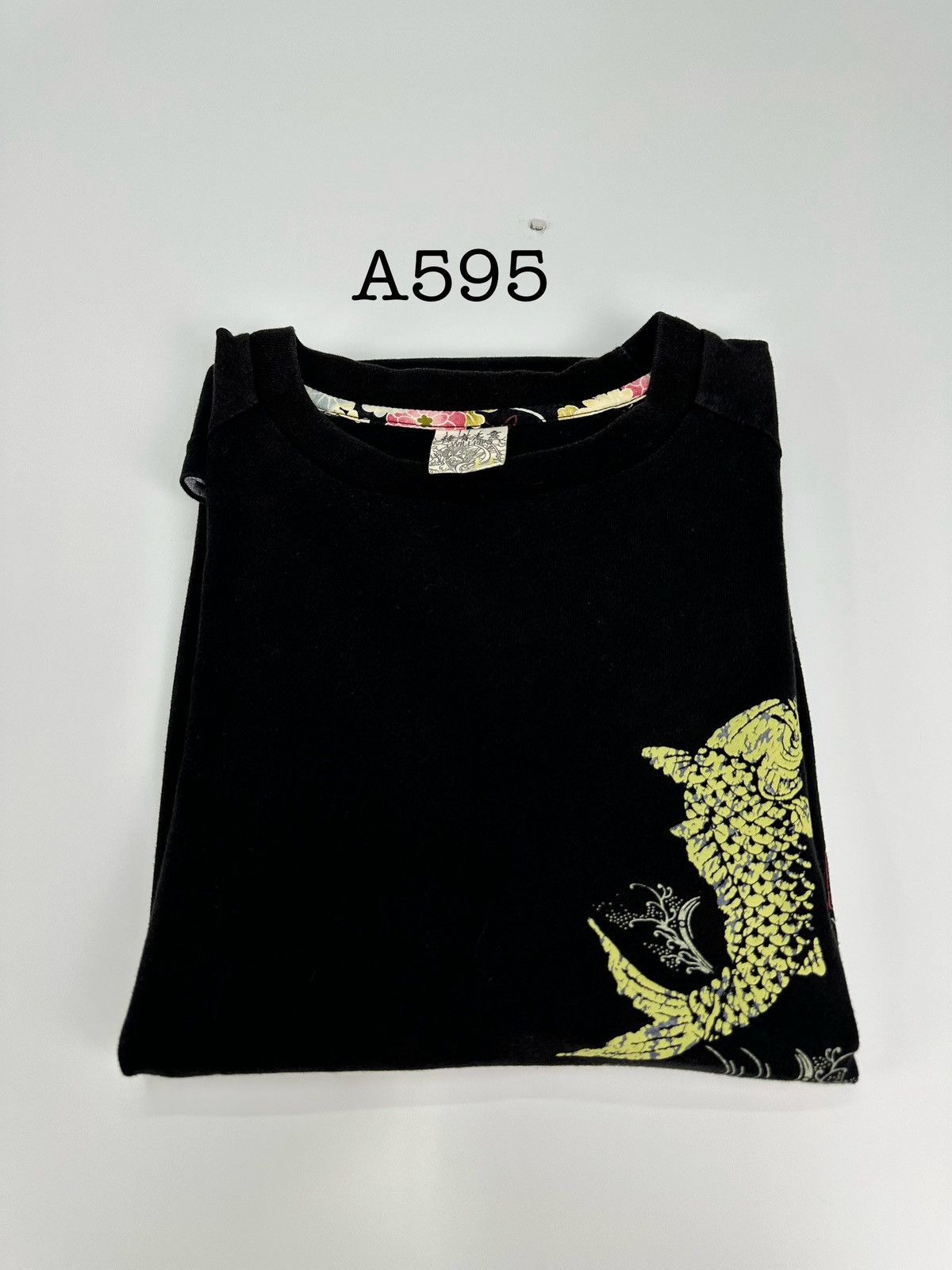 Karakuri Tamashii Vintage Will Pips Koi Fish Japan Sukajan Tshirt A595 Size US L / EU 52-54 / 3 - 13 Thumbnail
