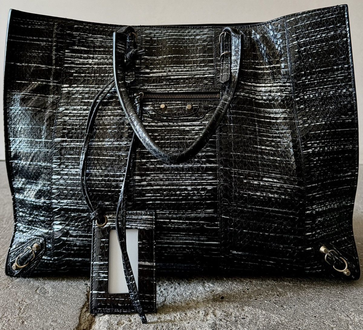 Balenciaga Balenciaga - 2000's - Python A4 - Papier Tote Bag Size ONE SIZE - 8 Thumbnail