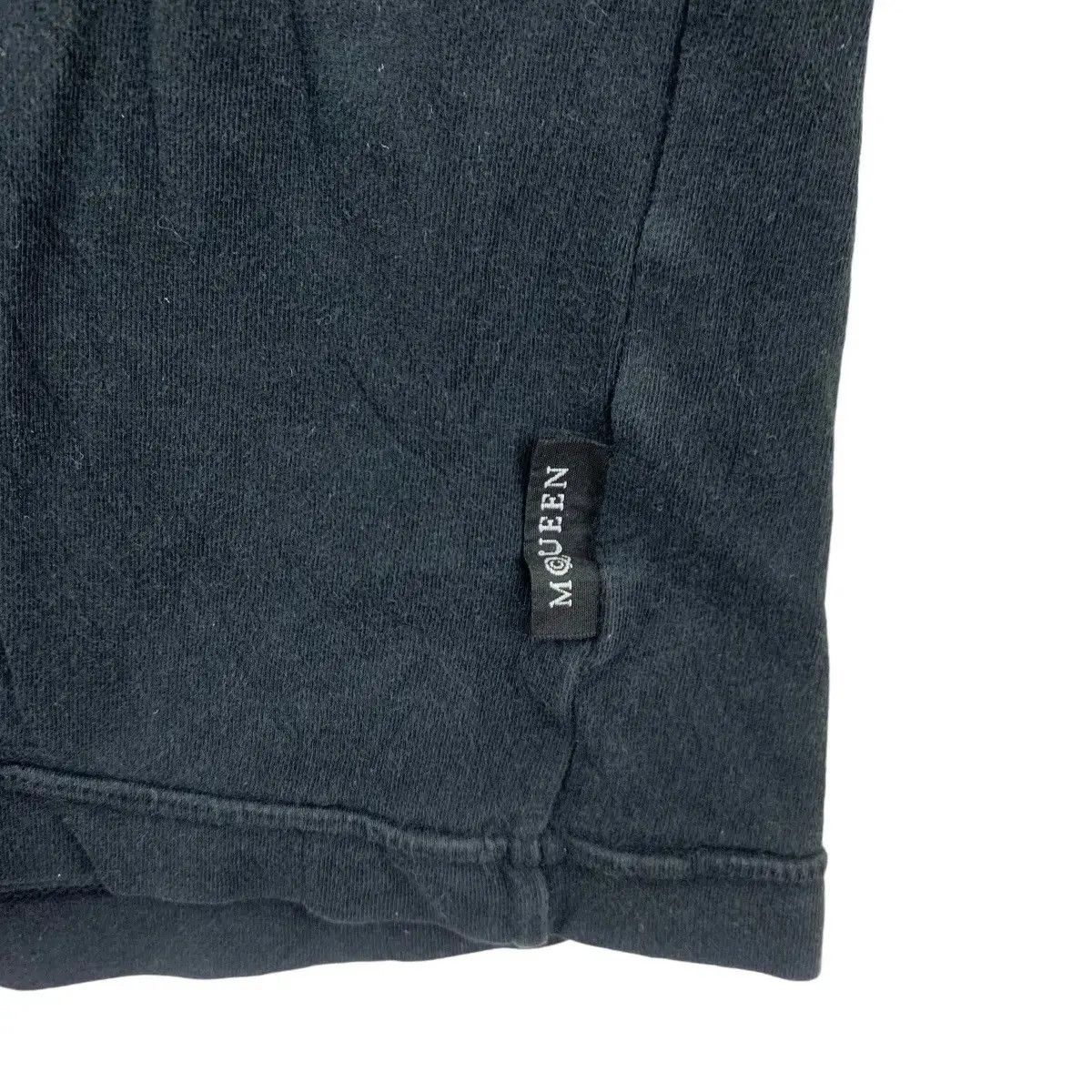 Alexander McQueen Vintage ALEXANDER MCQUEEN Minimalist Design Black Tee Shirt Size S / US 4 / IT 40 - 4 Thumbnail