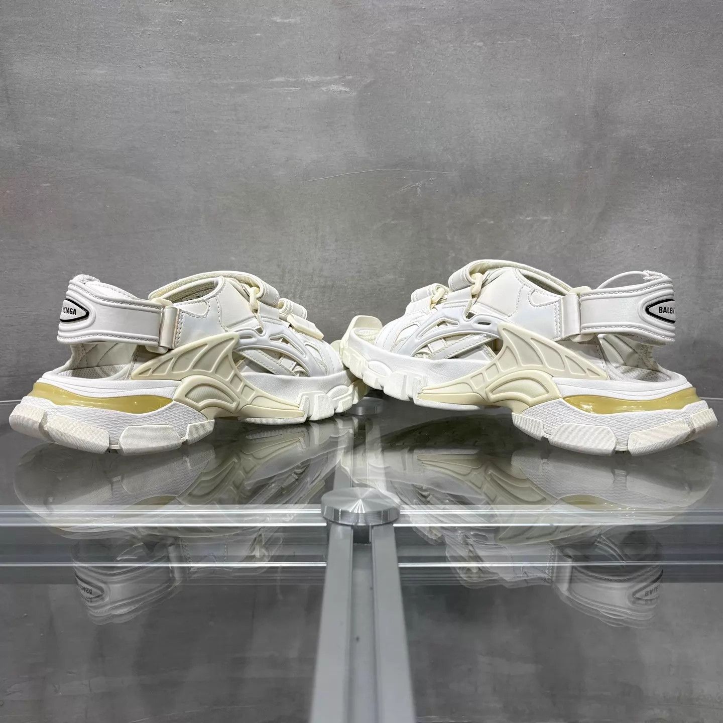 Balenciaga Balenciaga BLCG White Sandal 36 Size US 6 / IT 36 - 5 Thumbnail