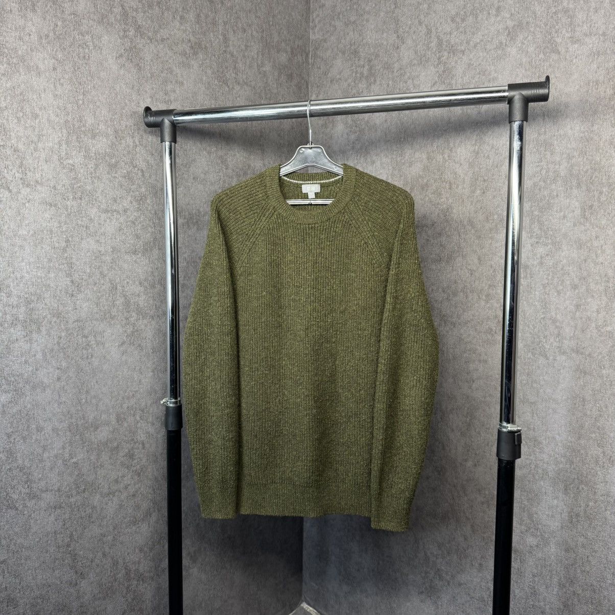 Vintage Japanese brand Uniqlo knit sweater