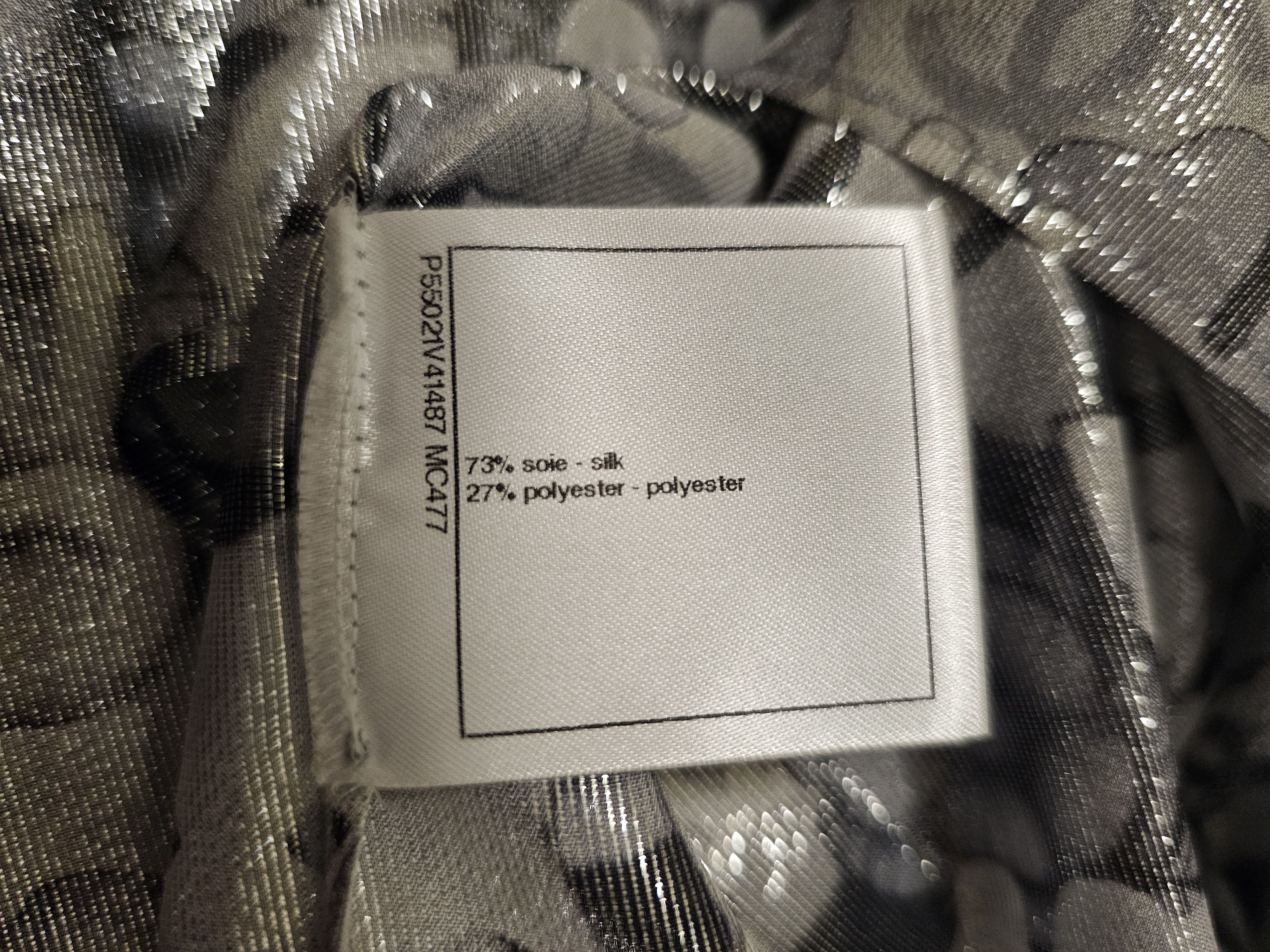 Chanel Chanel women's silks tank tops t shirts size 46 like new Size XL / US 12-14 / IT 48-50 - 8 Thumbnail