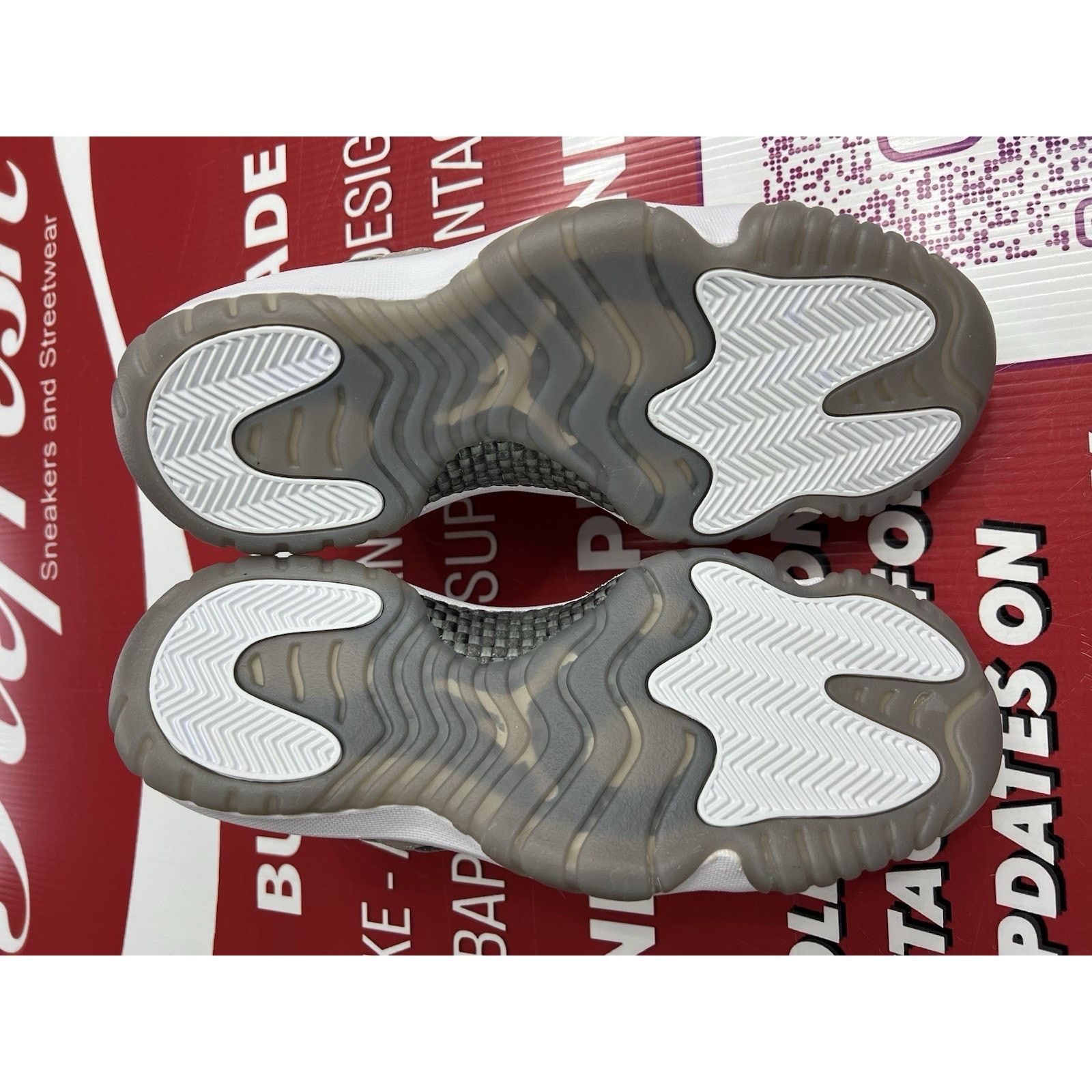 Jordan Brand Air Jordan 11 Retro IE Low Light Orewood Brown Grey Size 9 Size US 9 / EU 42 - 6 Thumbnail