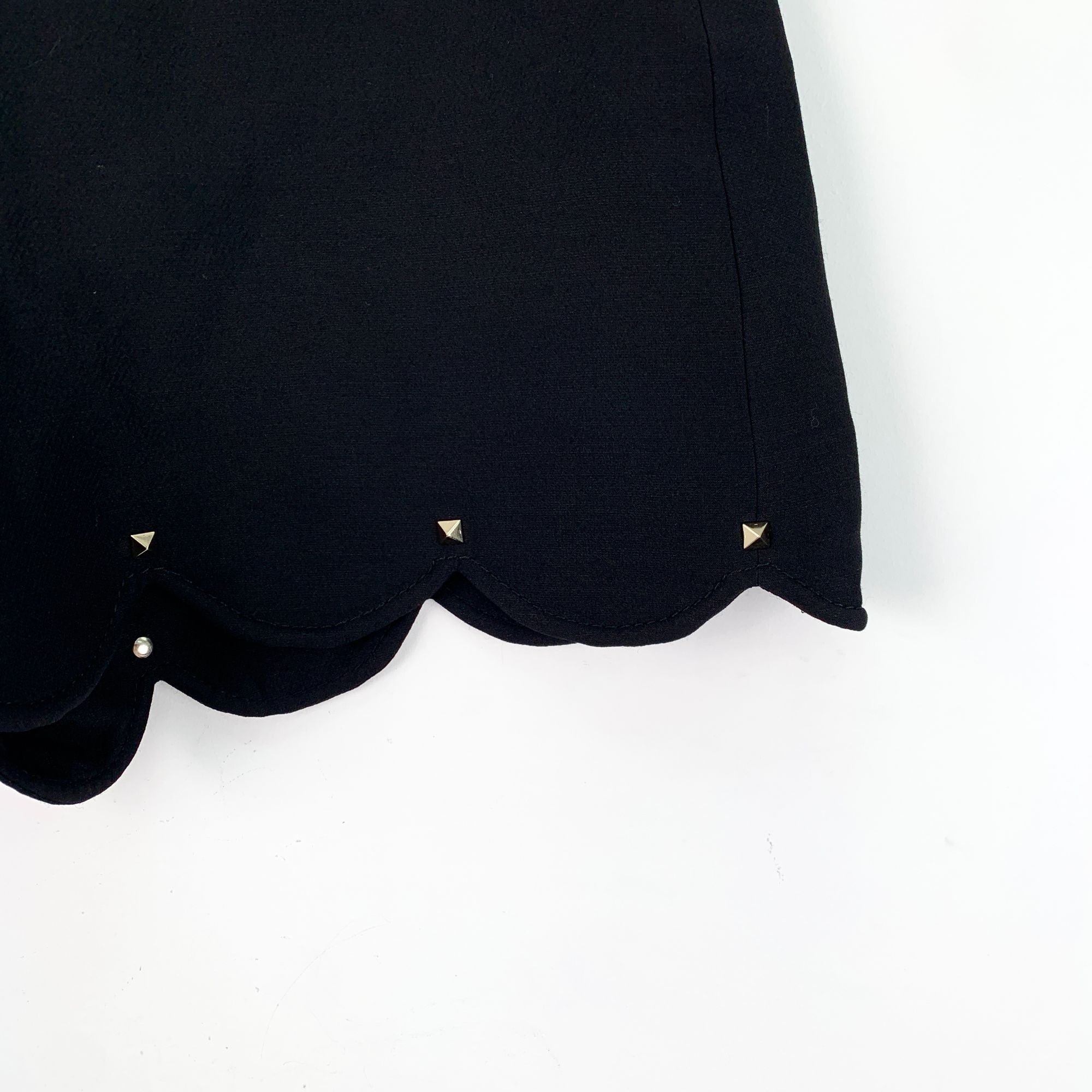 Valentino Valentino Black Scalloped Hem Shorts With Gold Stud Detailin Size 38" / US 16 / IT 52 - 4 Thumbnail